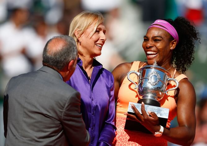 Twitter user accuses Navratilova, Evert & Shriver of being racist towards Serena Williams and her family, two of the legends respond