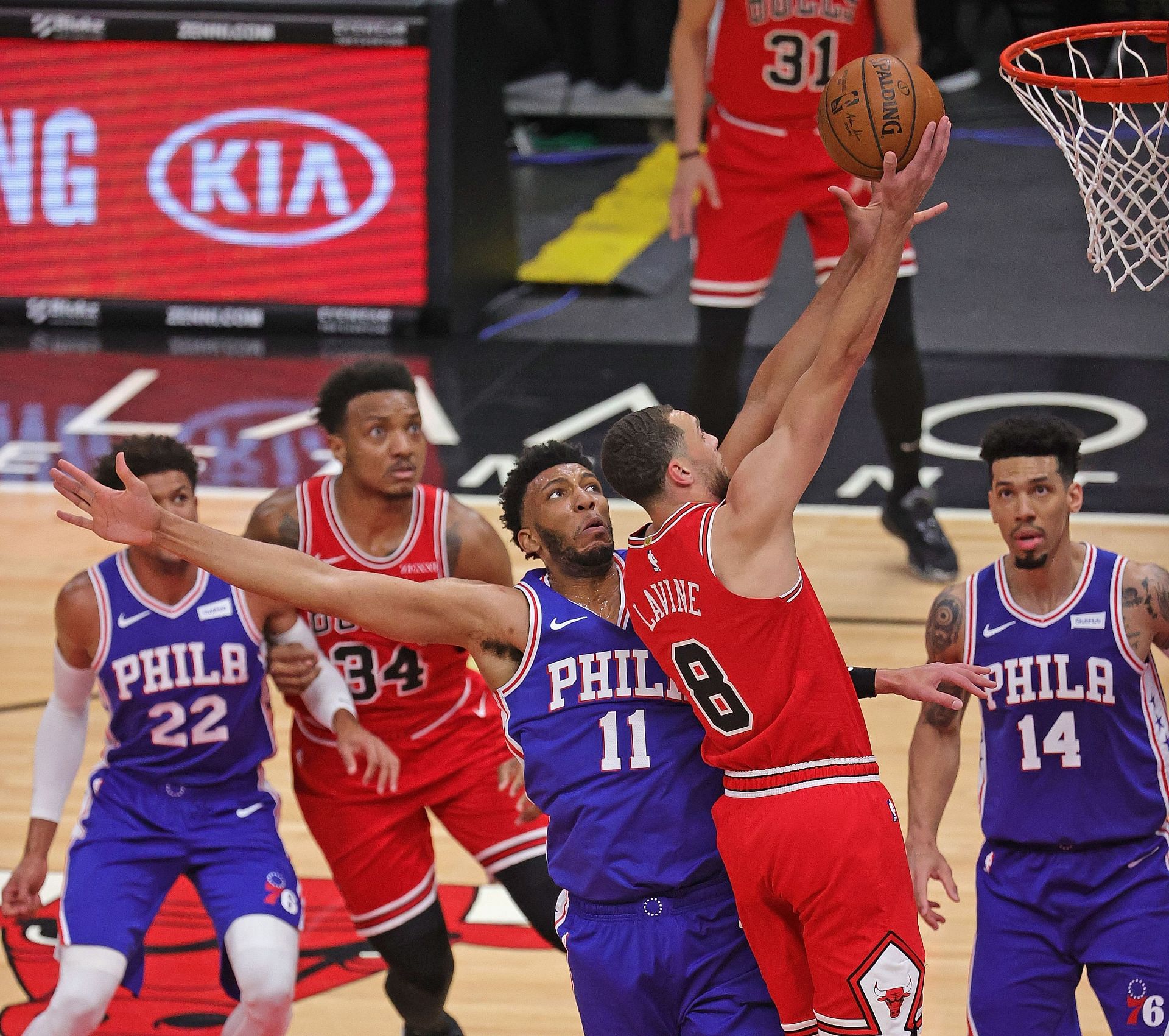 The Philadelphia 76ers wi;; play the Chicago Bulls on Saturday