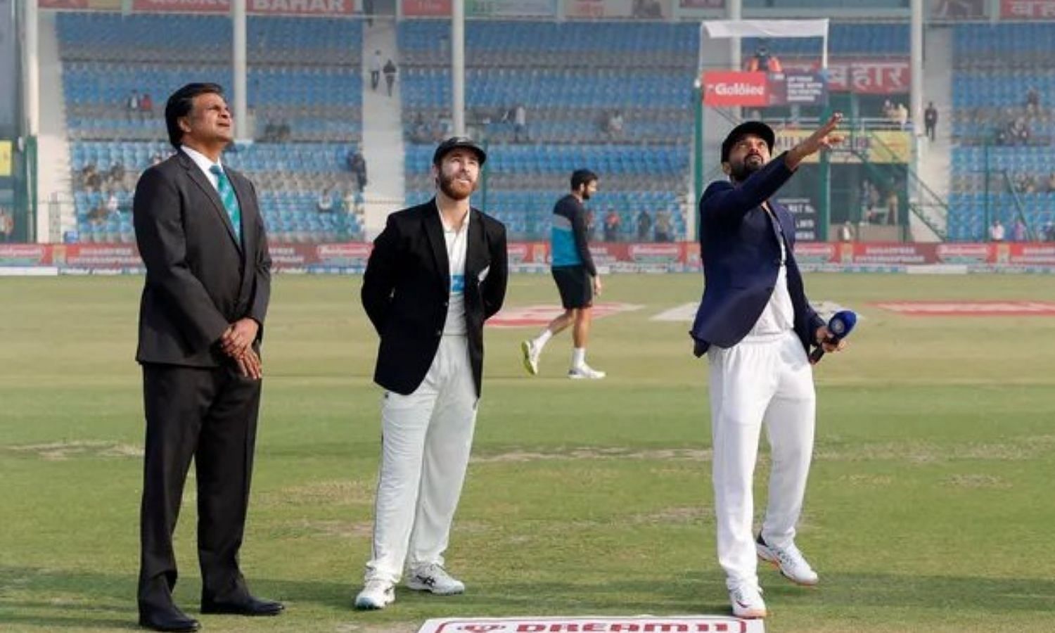 अजिंक्य रहाणे पहले टेस्ट मैच में टीम इंडिया का नेतृत्व कर रहें हैं (Photo : BCCI)