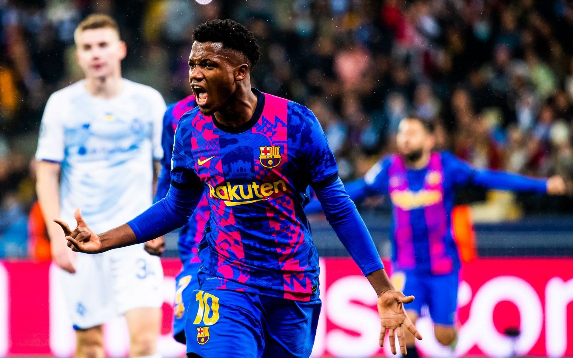 Ansu Fati scored the only goal as Barcelona beat Dynamo Kyiv in the Champions League.