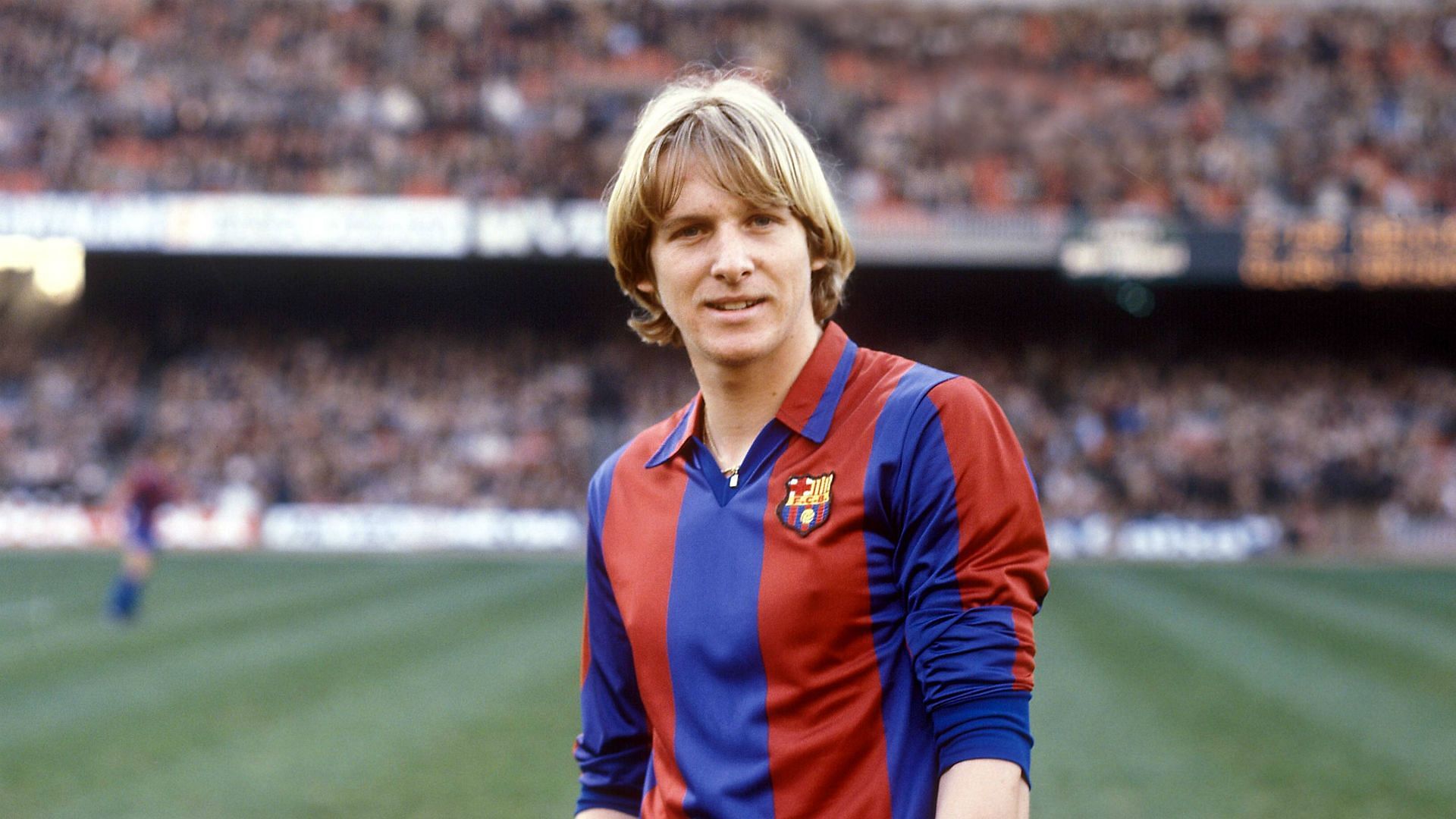 Bernd Schuster posing in a Barcelona jersey