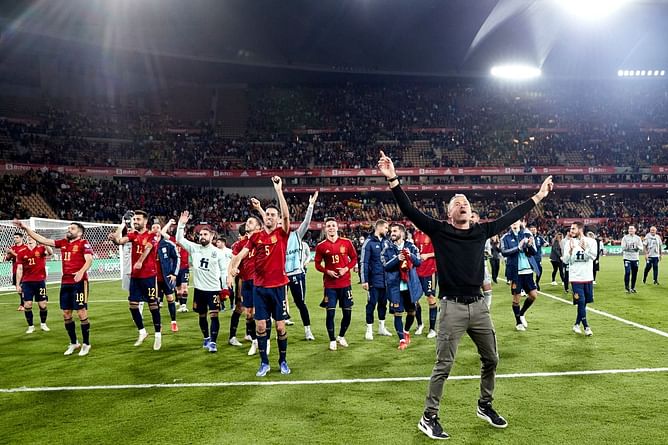 Late Morata strike seals World Cup qualification as Spain see off stubborn Sweden