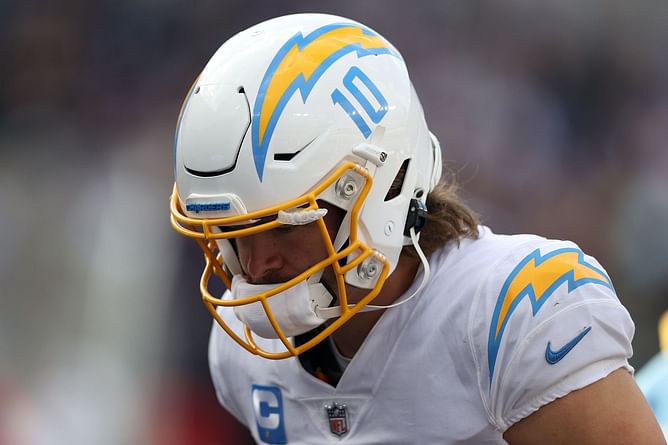 Is Justin Herbert playing tonight vs Eagles in Week 9?