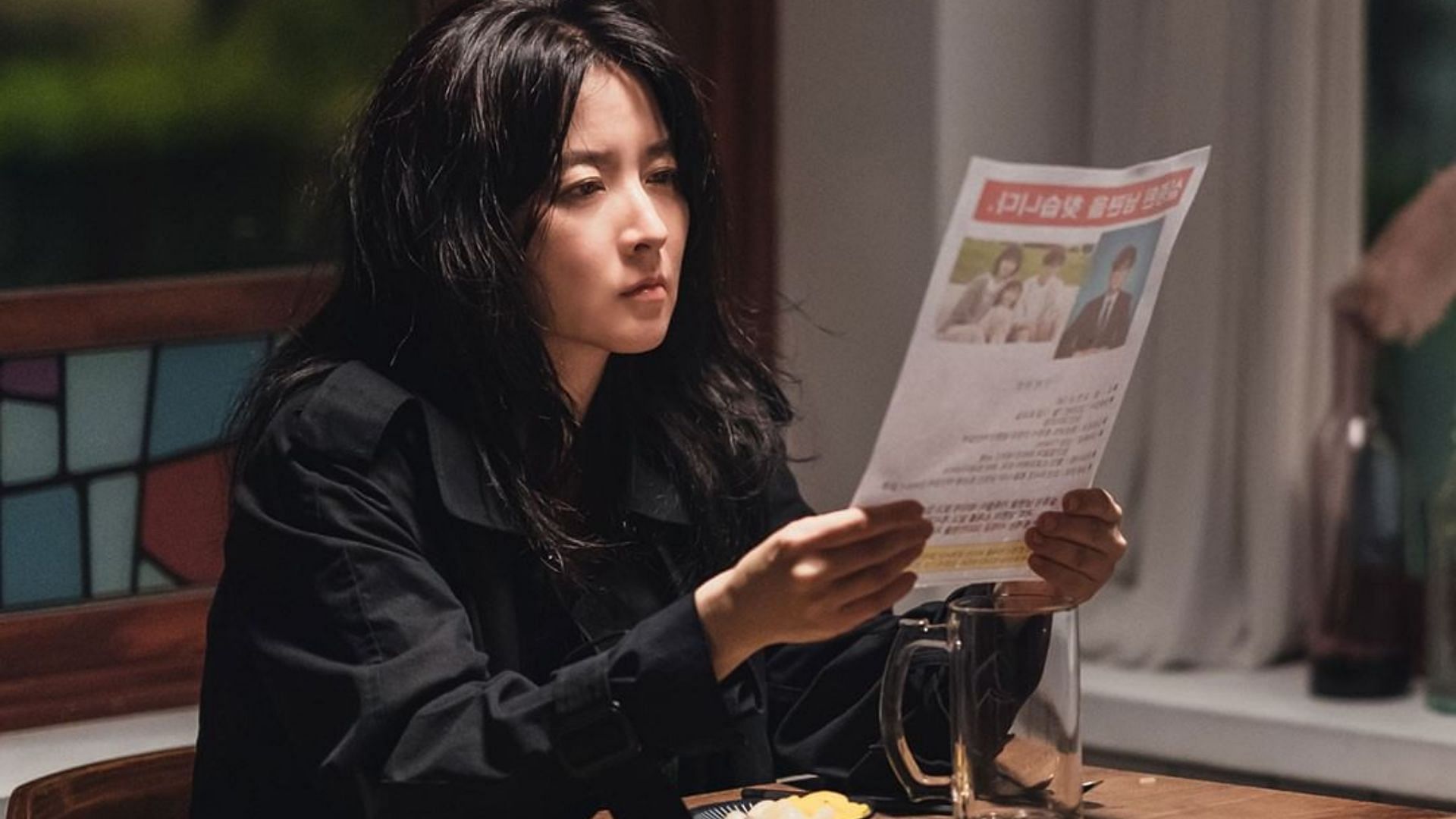 A still of Lee Young Ae in Inspector Koo, episode 1 (Image via jtbcdrama/Instagram)