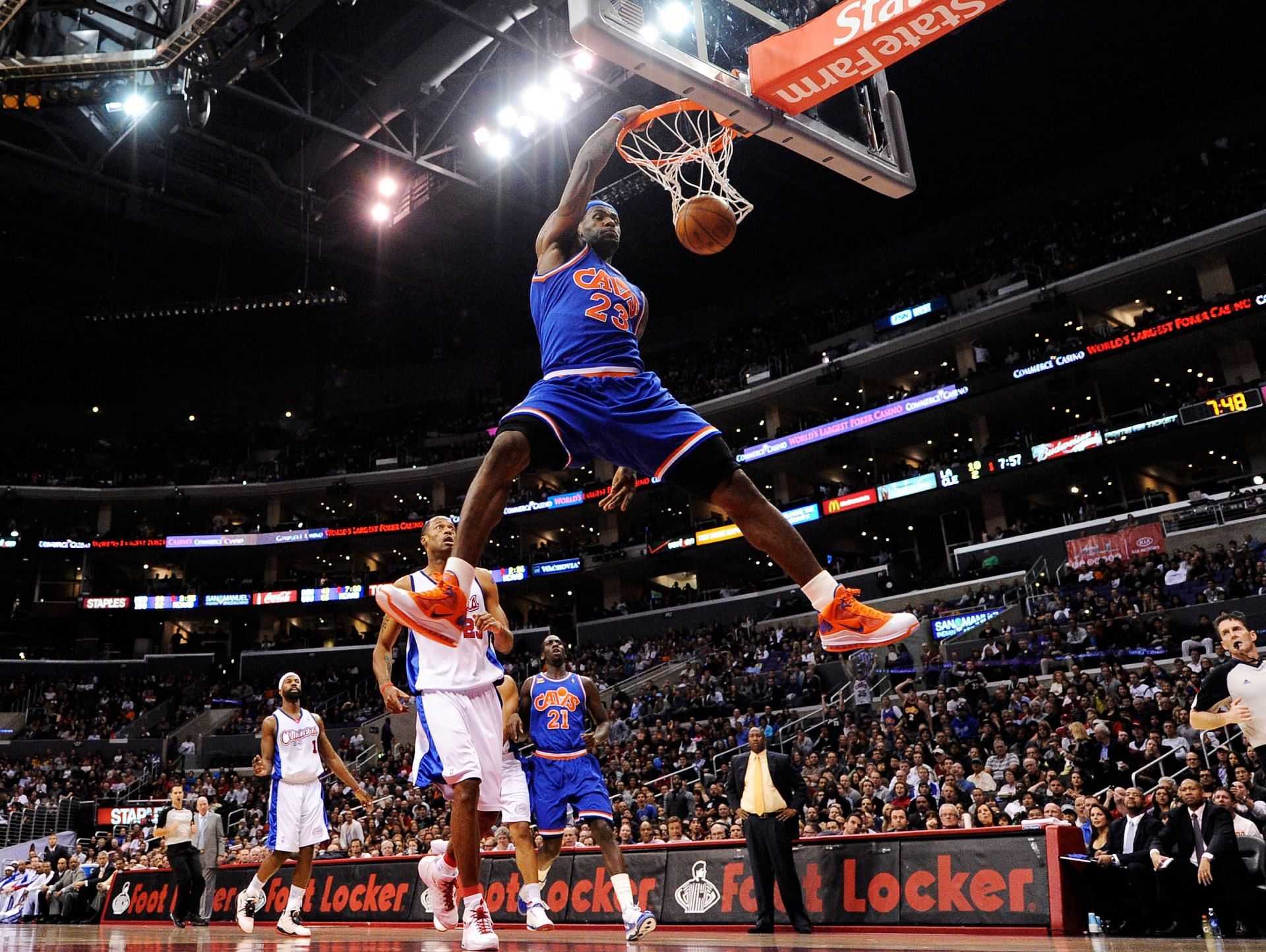 LeBron James dunks the ball against the Los Angeles Clippers.