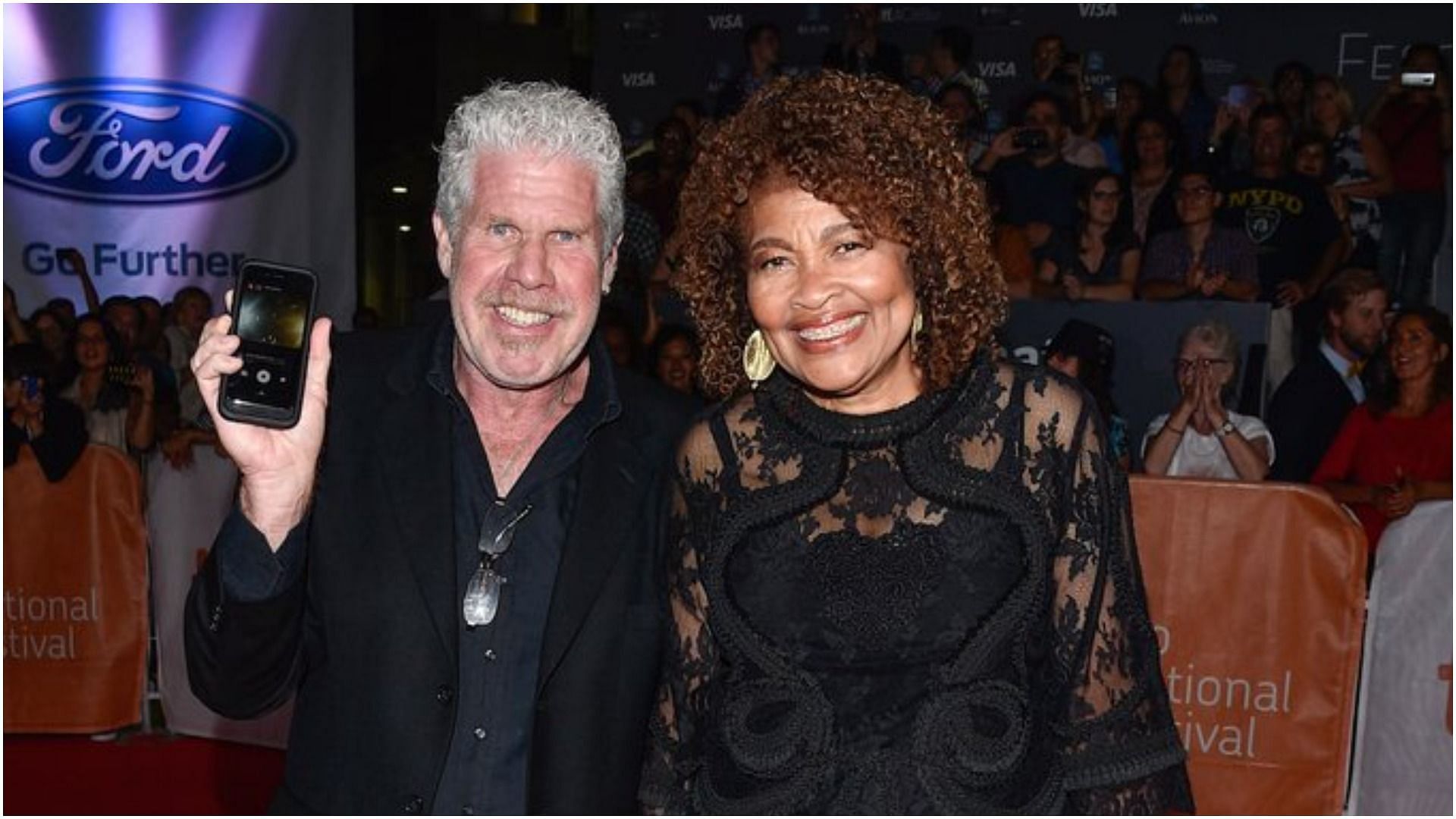 Ron Perlman applied for divorce from Opal Stone in 2019. (Image via Twitter/extratv)