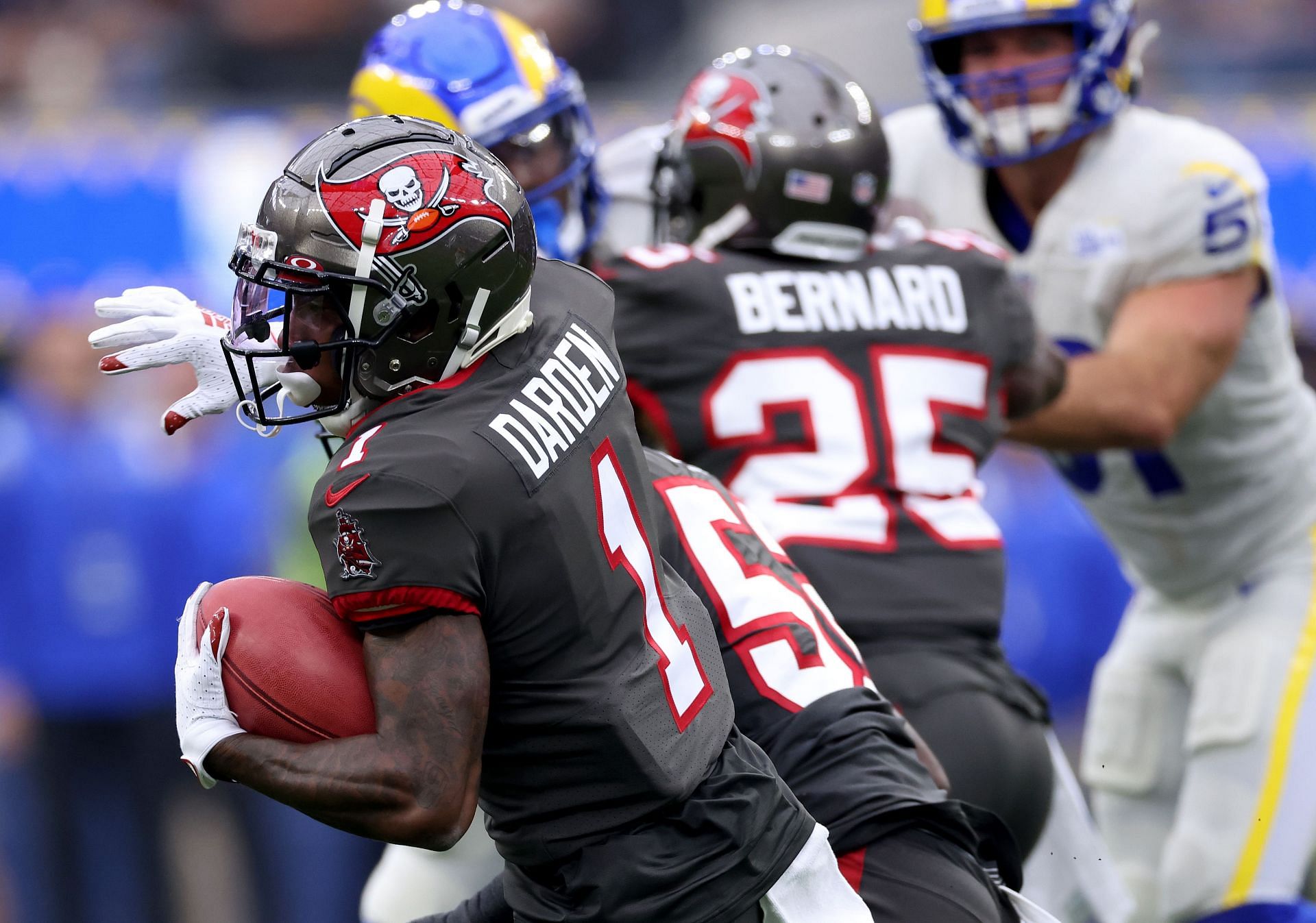 Leonard Fournette fantasy football start/sit advice: What to do with Bucs  RB in Week 11 - DraftKings Network