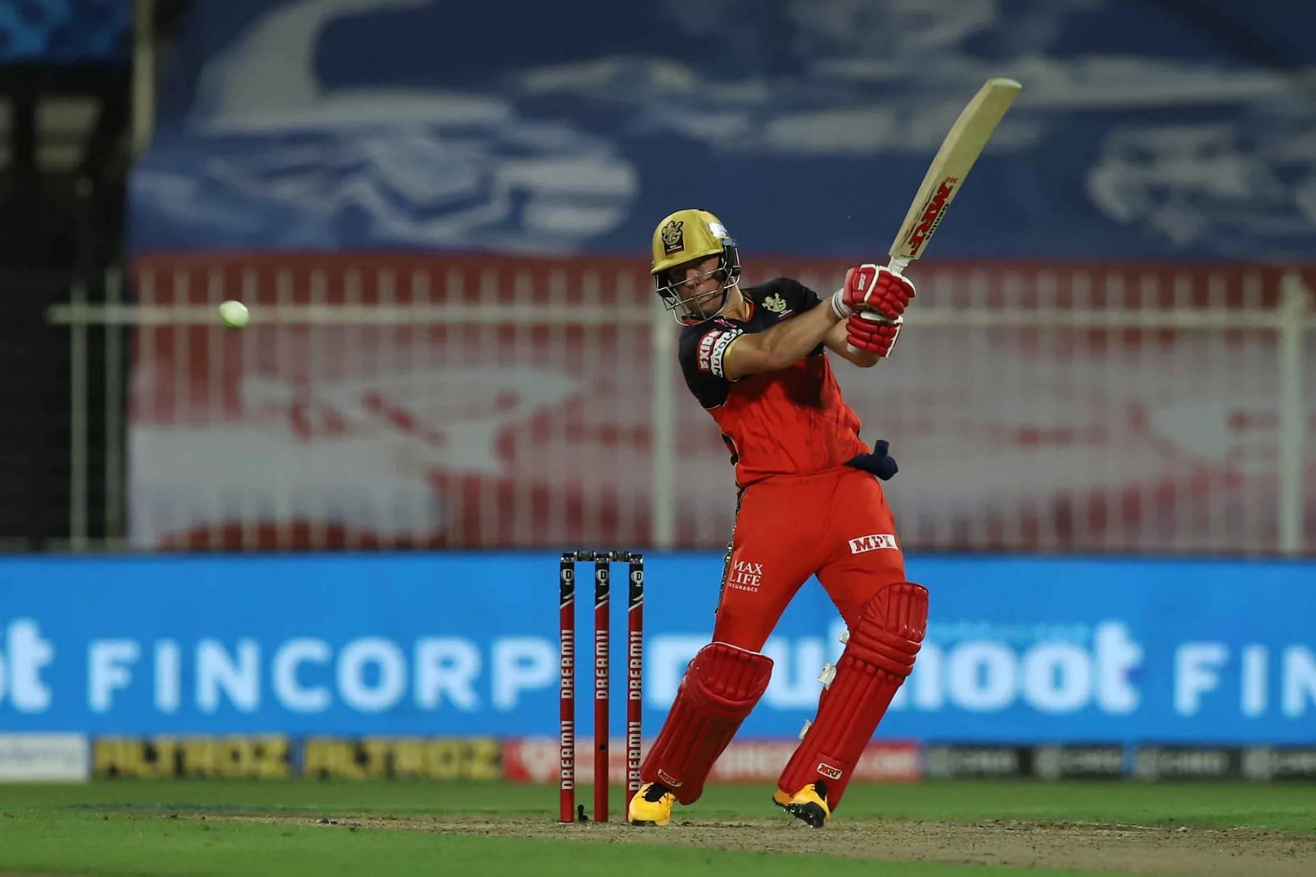 AB de Villiers in action for RCB. Pic: IPLT20.COM