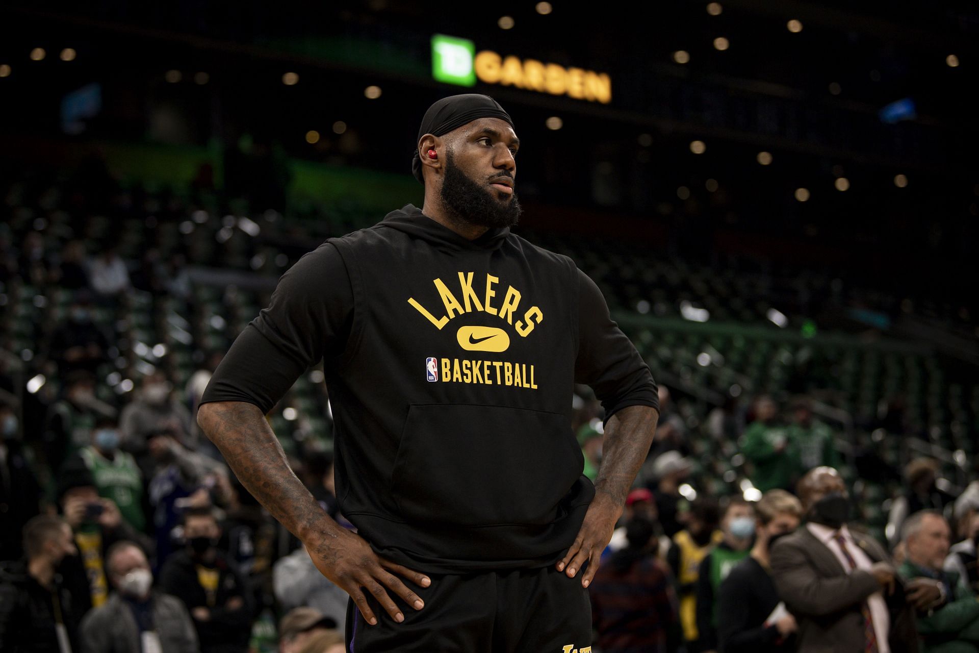 LeBron James and the LA Lakers are off to a poor start in the 2021-22 NBA season