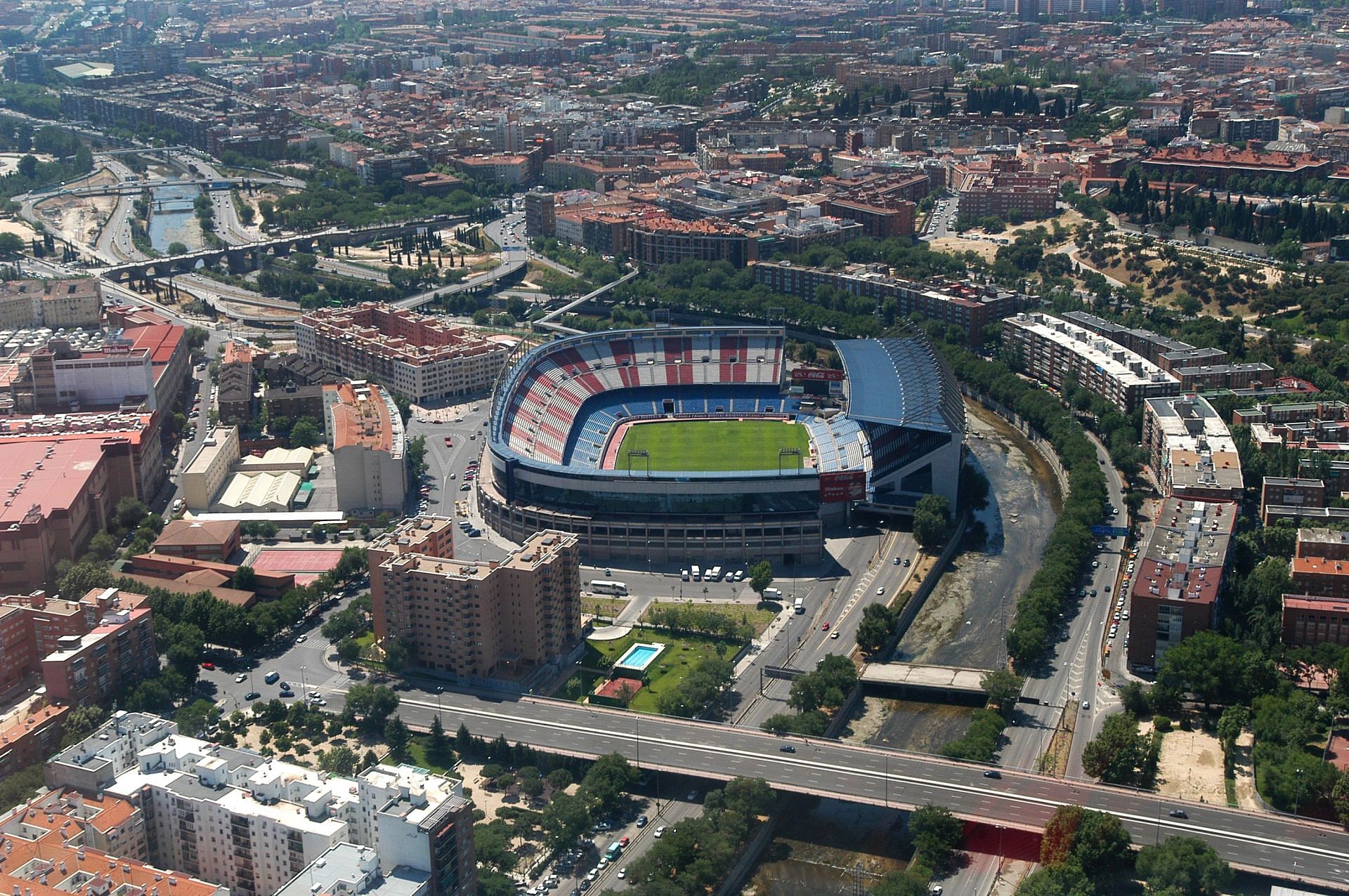 The M-30 dual carriageway passed through one of the stands of Vicente Calderon Stadium