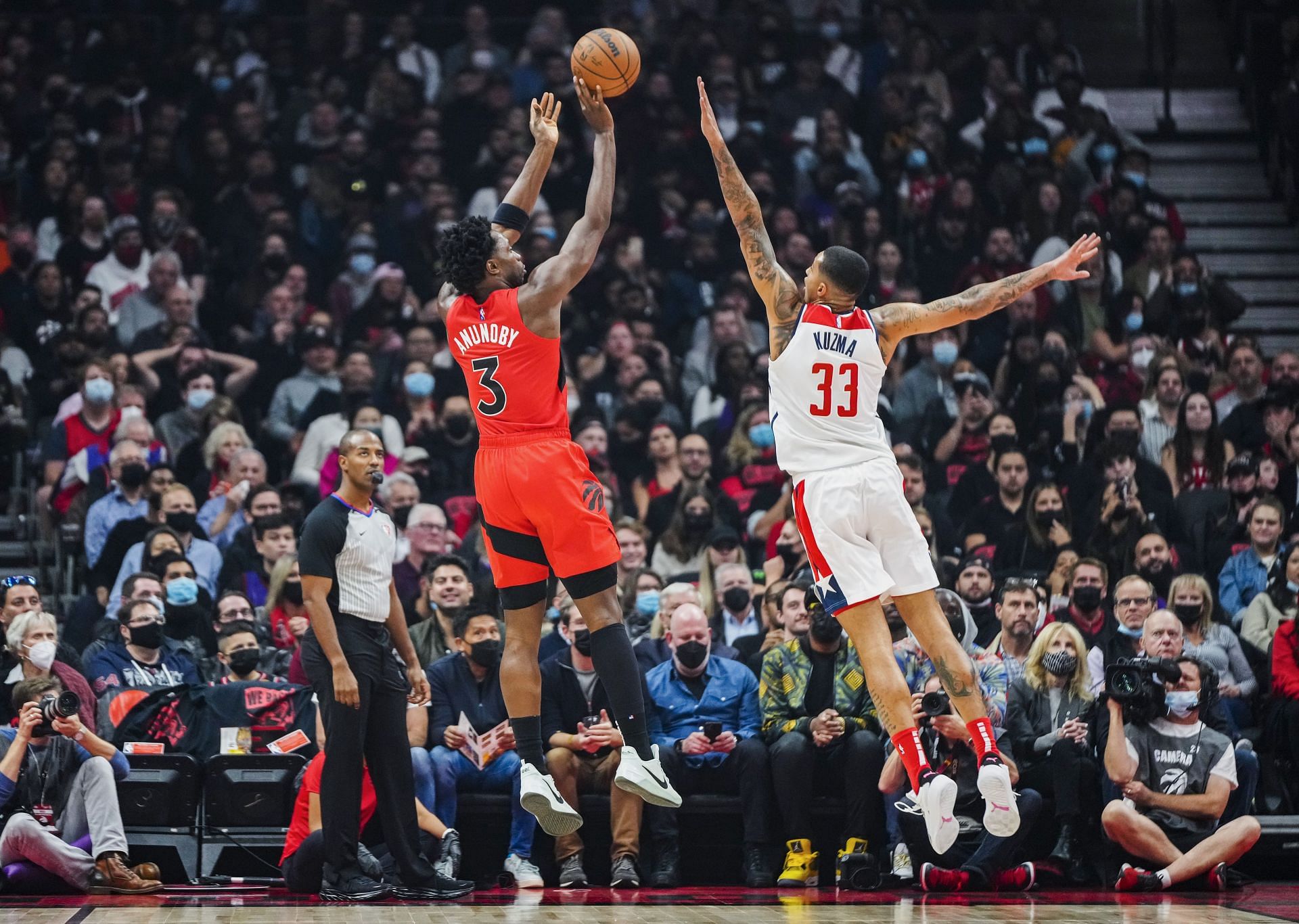 OG Anunoby shoots over Kyle Kuzma