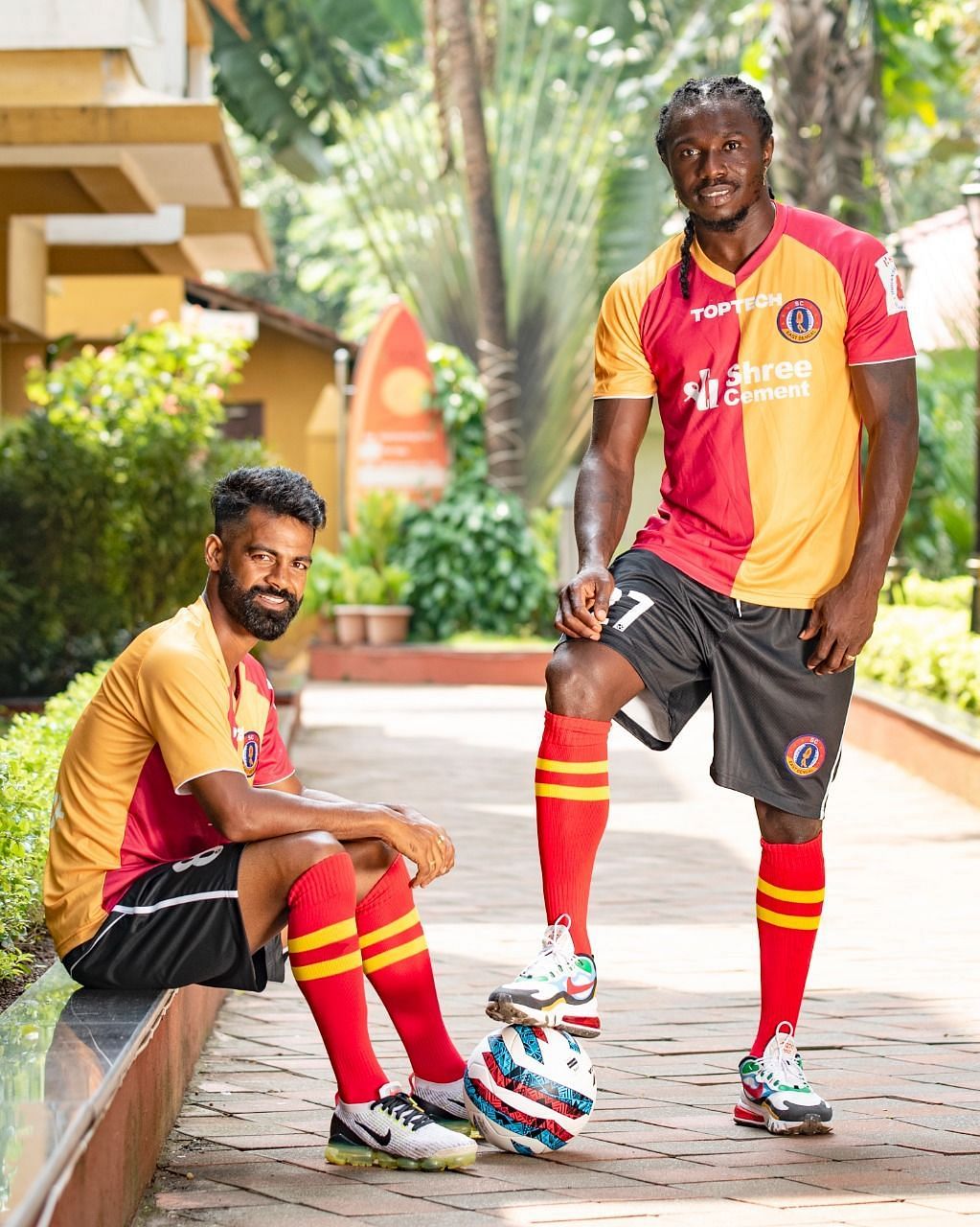 Mohammed Rafique (L) and Daniel Chima Chukwu (R) sport SC East Bengal&#039;s new home kit. Image courtesy - SCEB