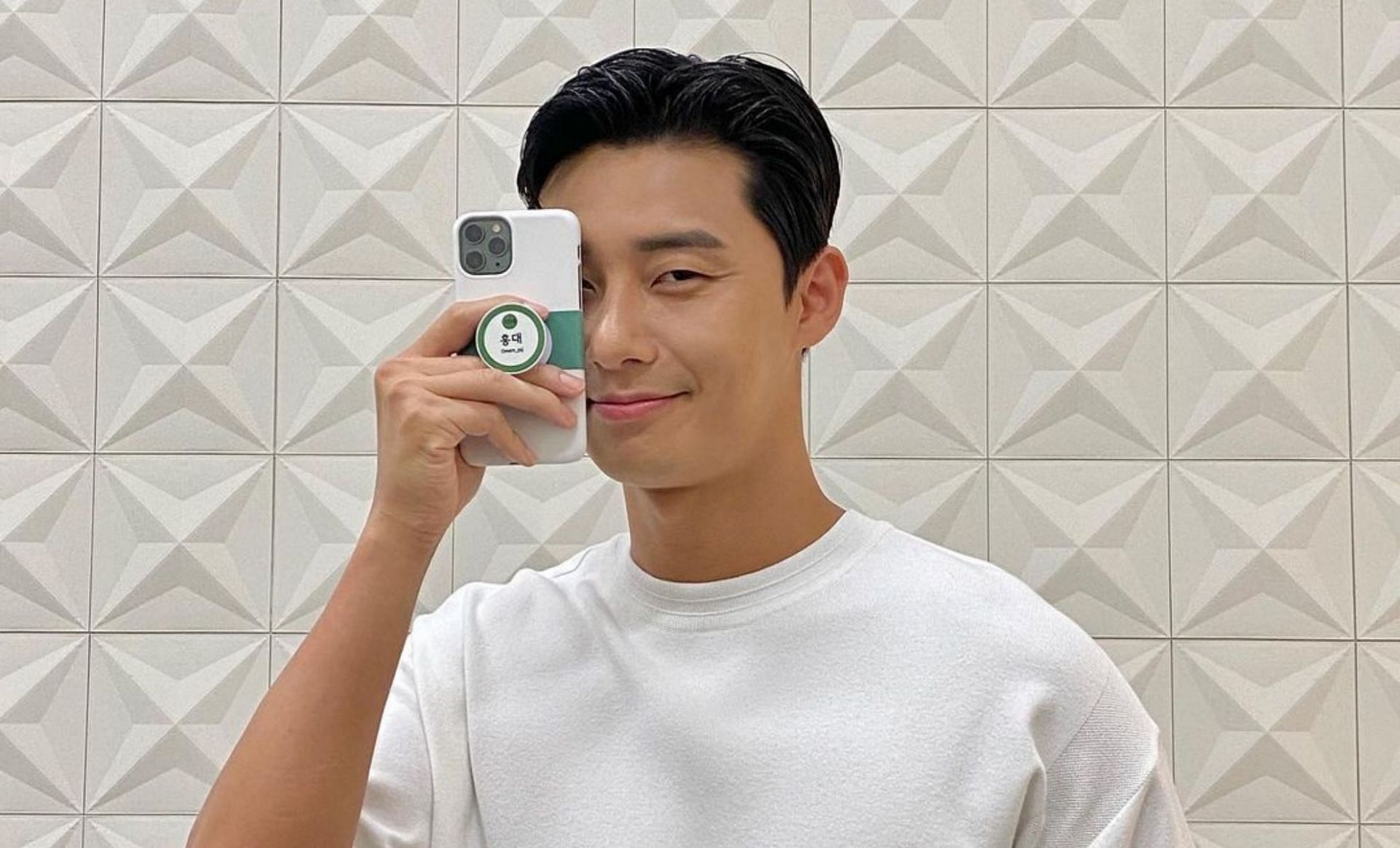 Park Seo Joon (Image via @bn_sj2013/Instagram)