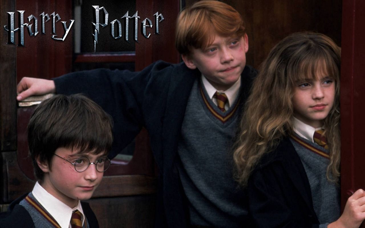 Daniel Radcliffe, Emma Watson, and Rupert Grint in Harry Potter (Image via Sportskeeda)