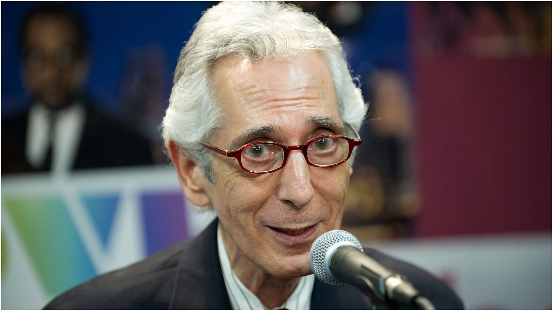 Pat Martino attends Kevin Eubanks plaque unveiling on the Philadelphia Walk Of Fame on June 17, 2010 in Philadelphia, Pennsylvania (Image via Getty Images)