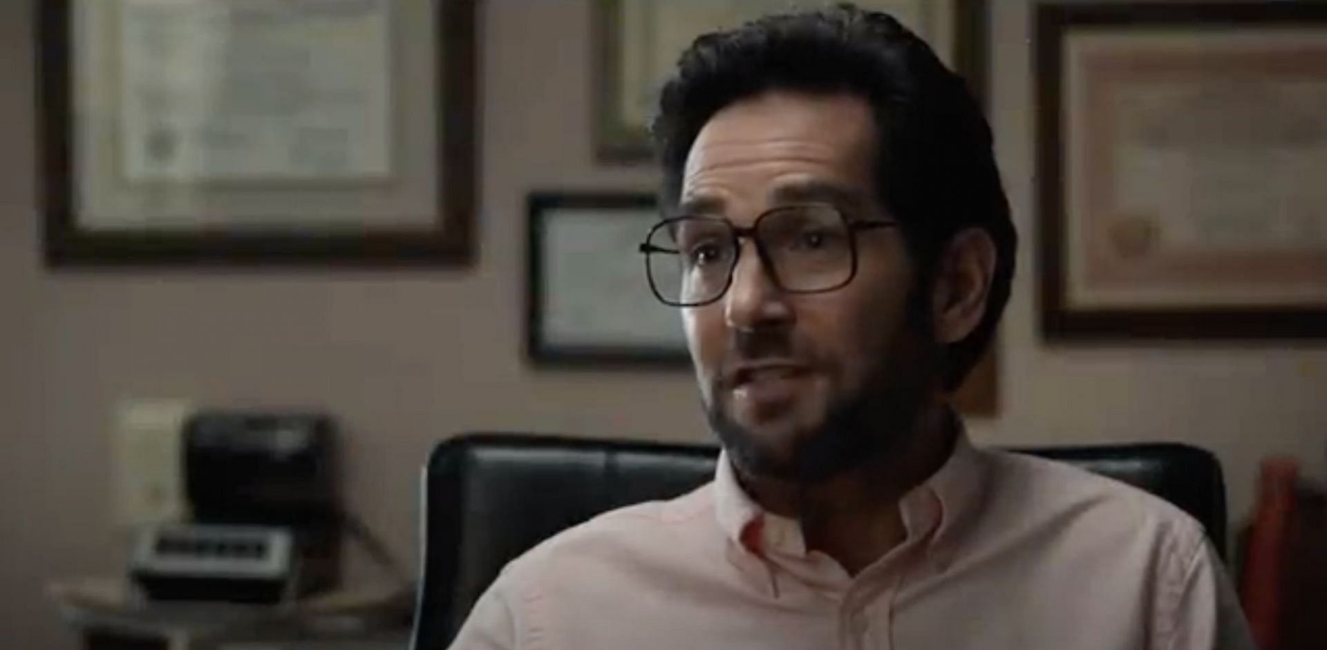 Paul Rudd as the charismatic yet scheming Dr. Isaac (Image via Apple TV)