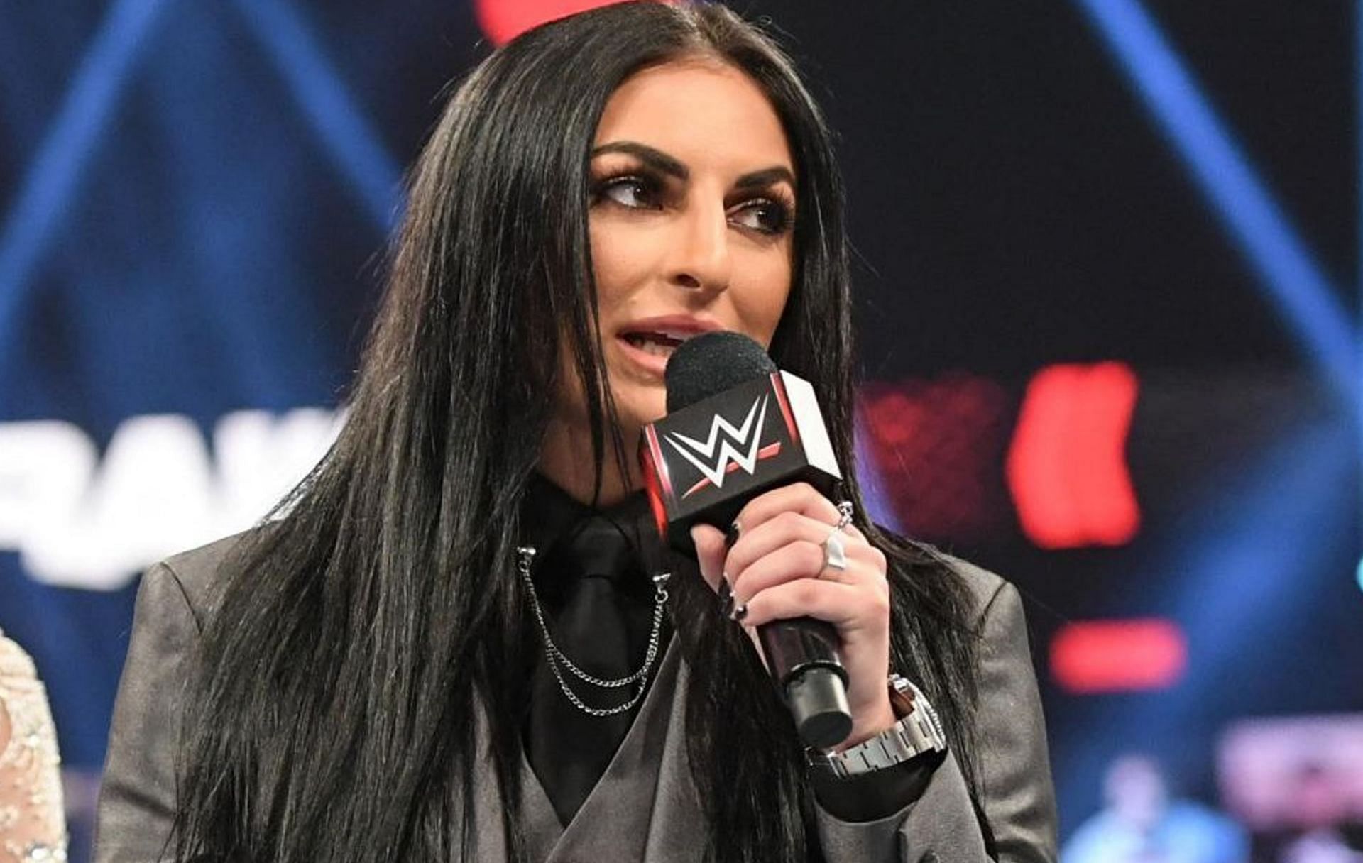 Sonya Deville removed Aliyah from the SmackDown women&#039;s team