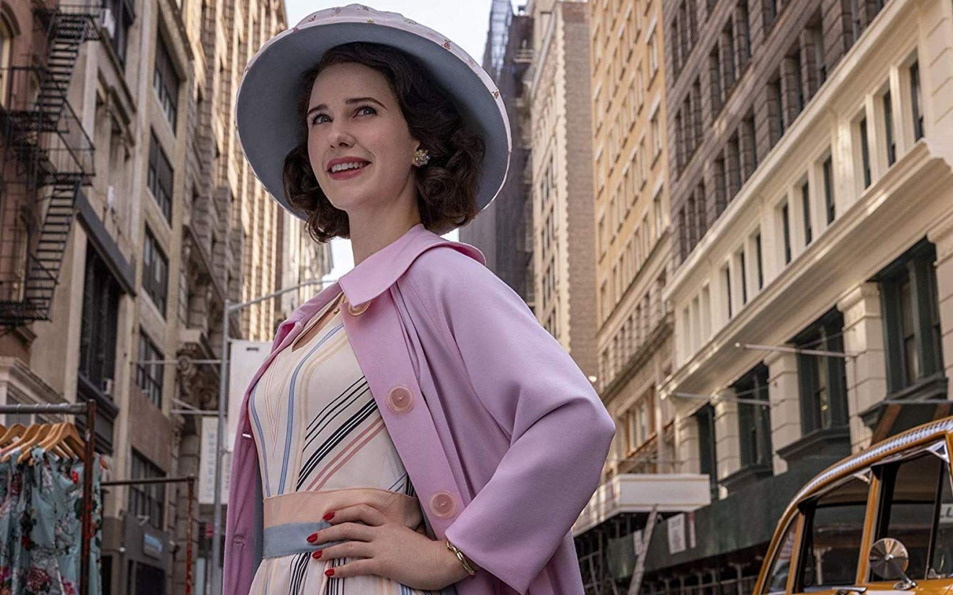 Rachel Brosnahan in The Marvelous Mrs. Maisel (Image via Sportskeeda)