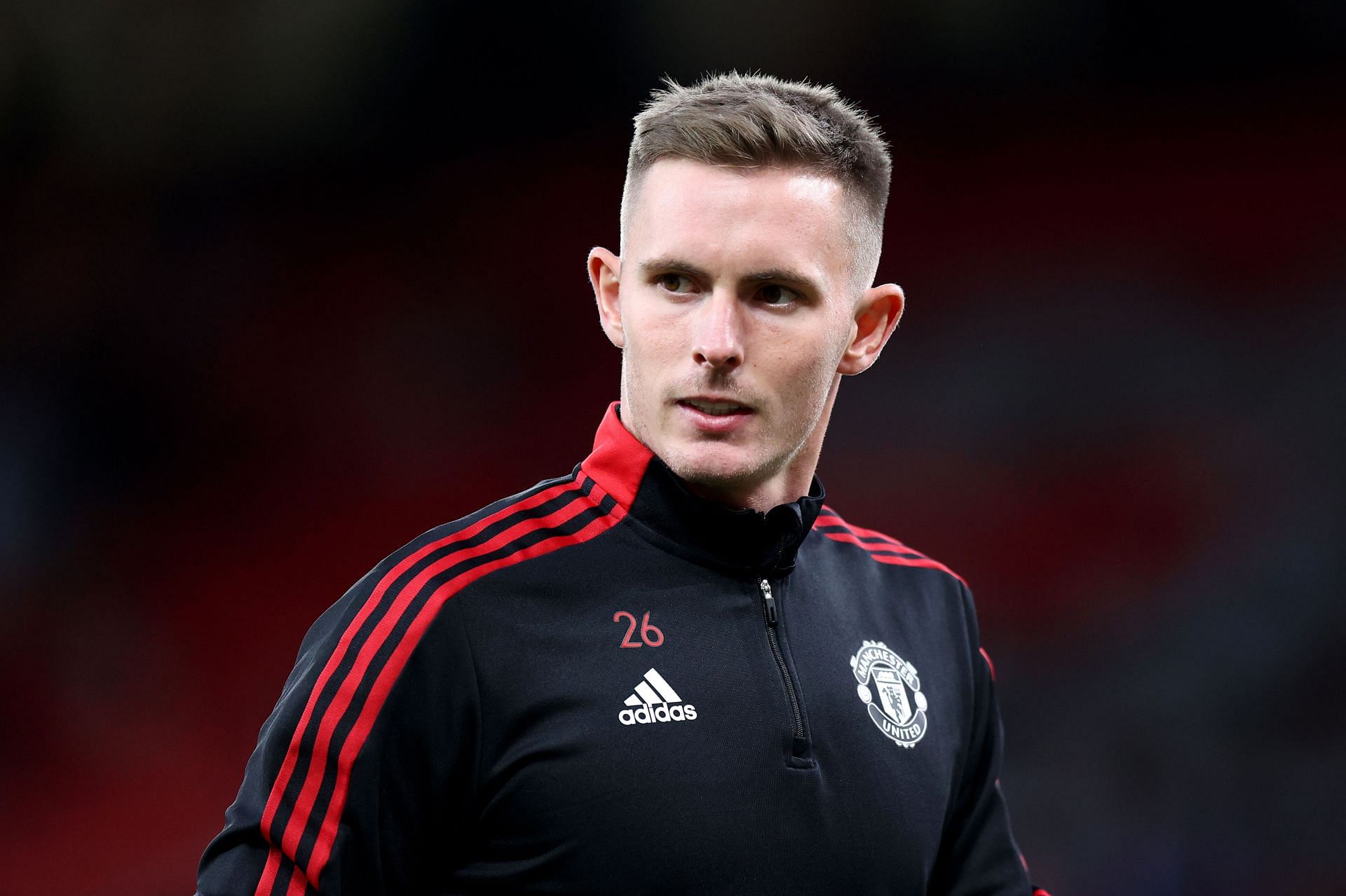 Kevin Phillips believes Manchester United should let Dean Henderson leave in search of regular football.