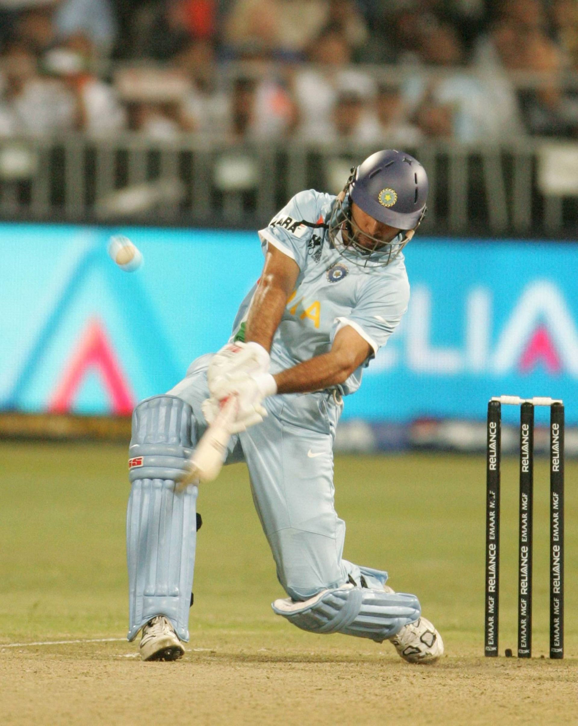 युवराज सिंह ने 12 गेंदों में T20I इतिहास का सबसे तेज अर्धशतक लगाया था