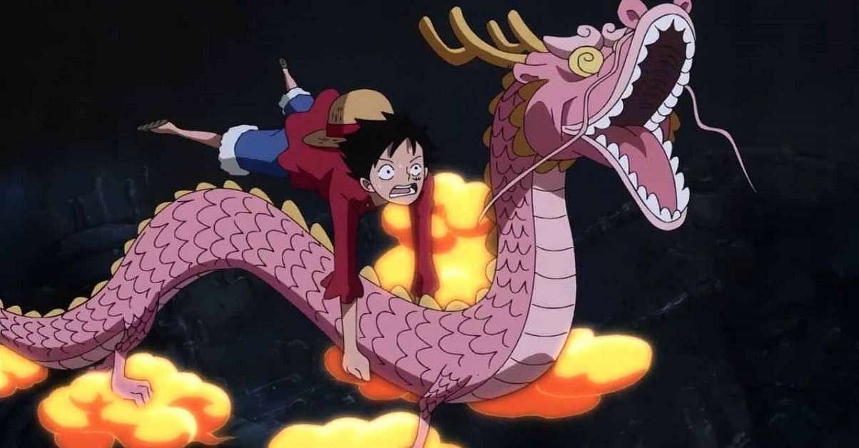 Luffy riding Momonosuke while the latter is in his Dragon form, as seen in the One Piece anime&#039;s Punk Hazard arc (Image via Toei Animation)
