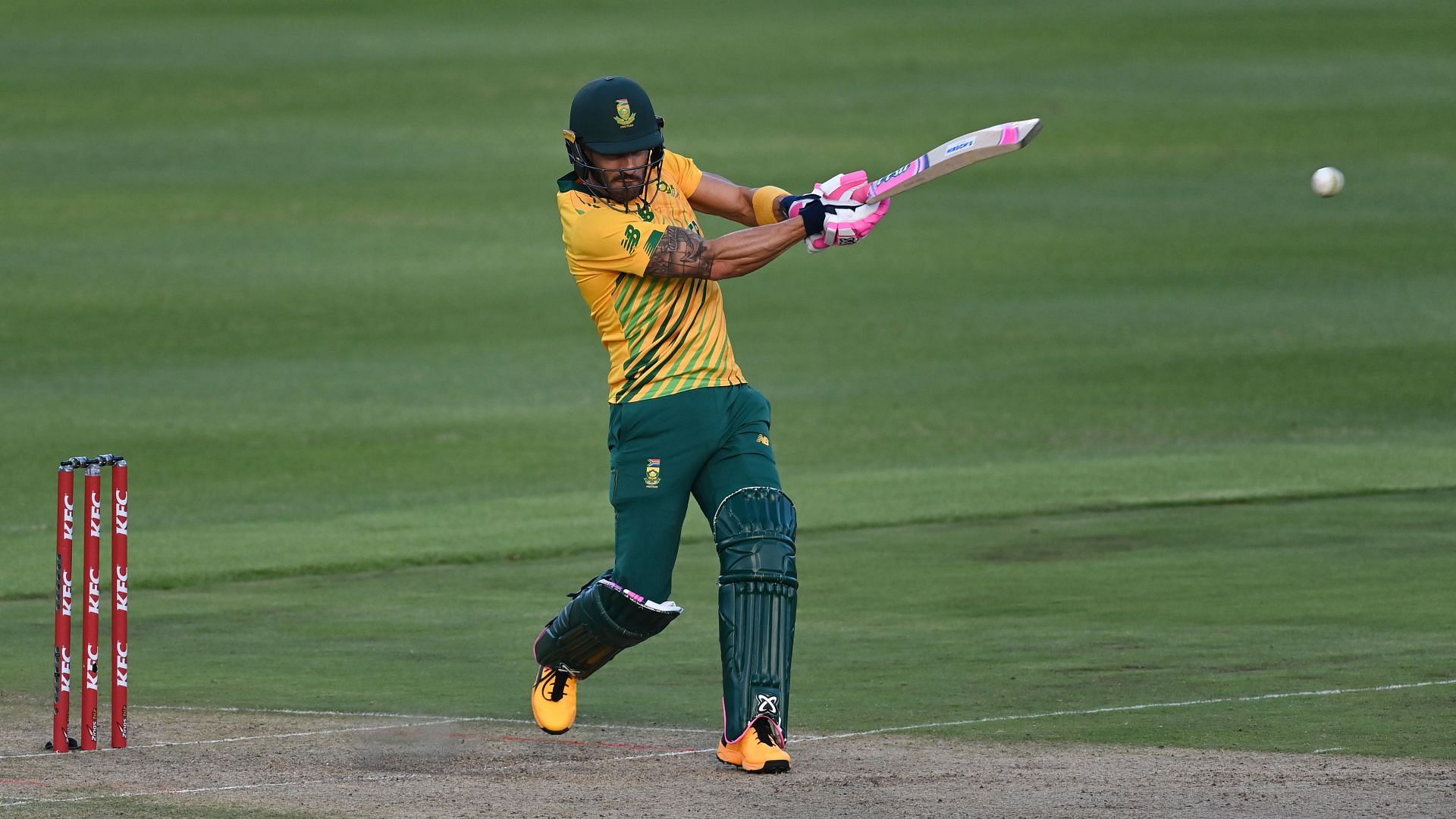 Faf du Plessis will look to play a key role in this game.