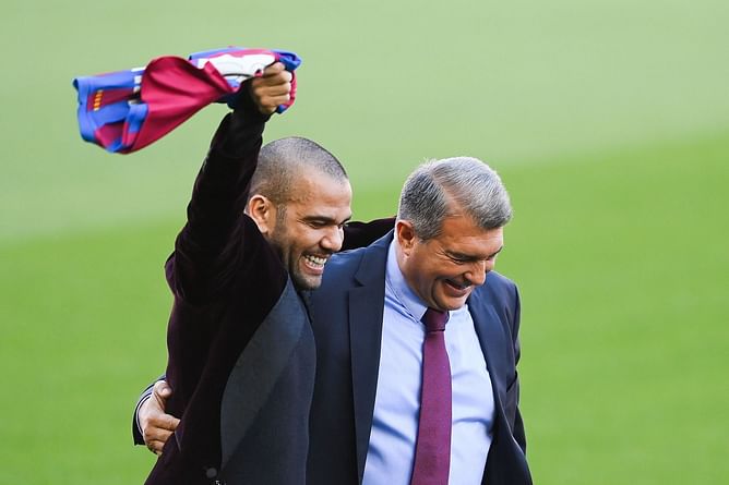 5 Barcelona legends who could return to the club after Dani Alves