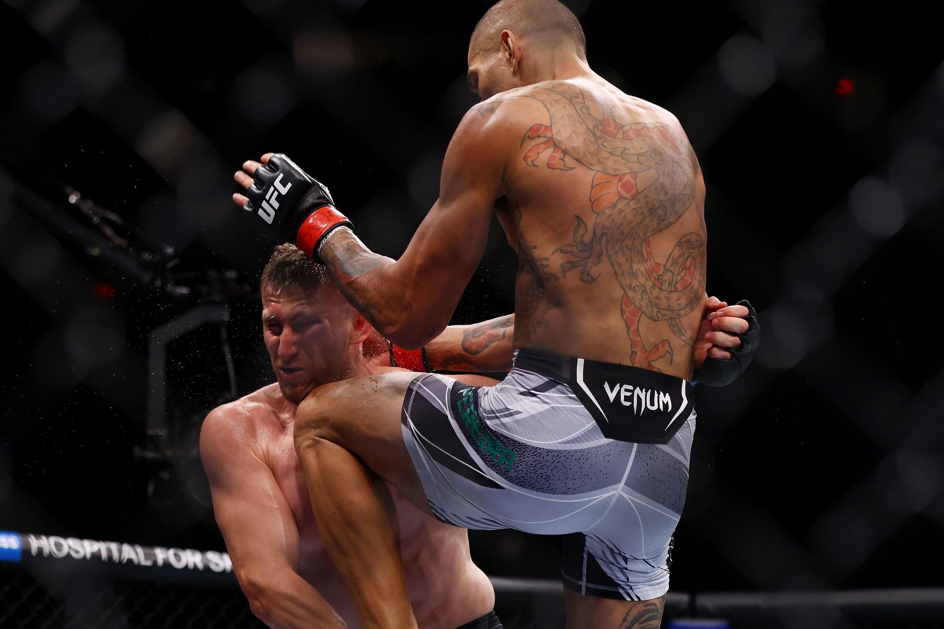 Alex Pereira debuted in the UFC in style with a violent flying knee