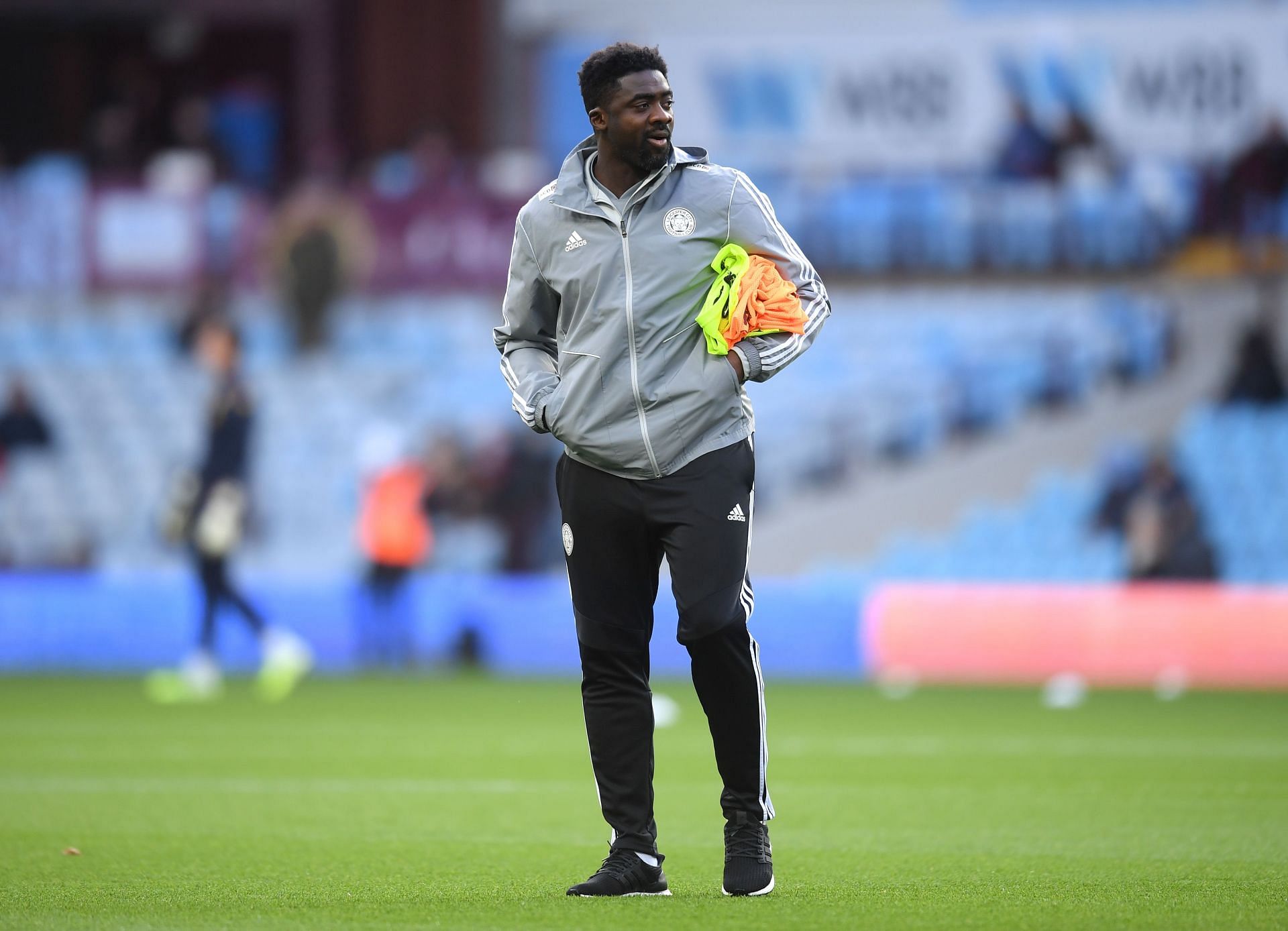 Kolo Toure is now the assistant coach of Leicester City.