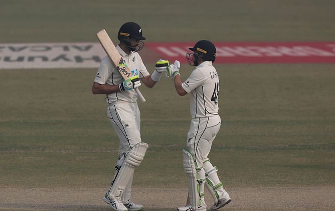 "Everyone struggles to wake up early in winter" - Wasim Jaffer trolls Kanpur pitch as New Zealand defy India in 1st session on Day 5