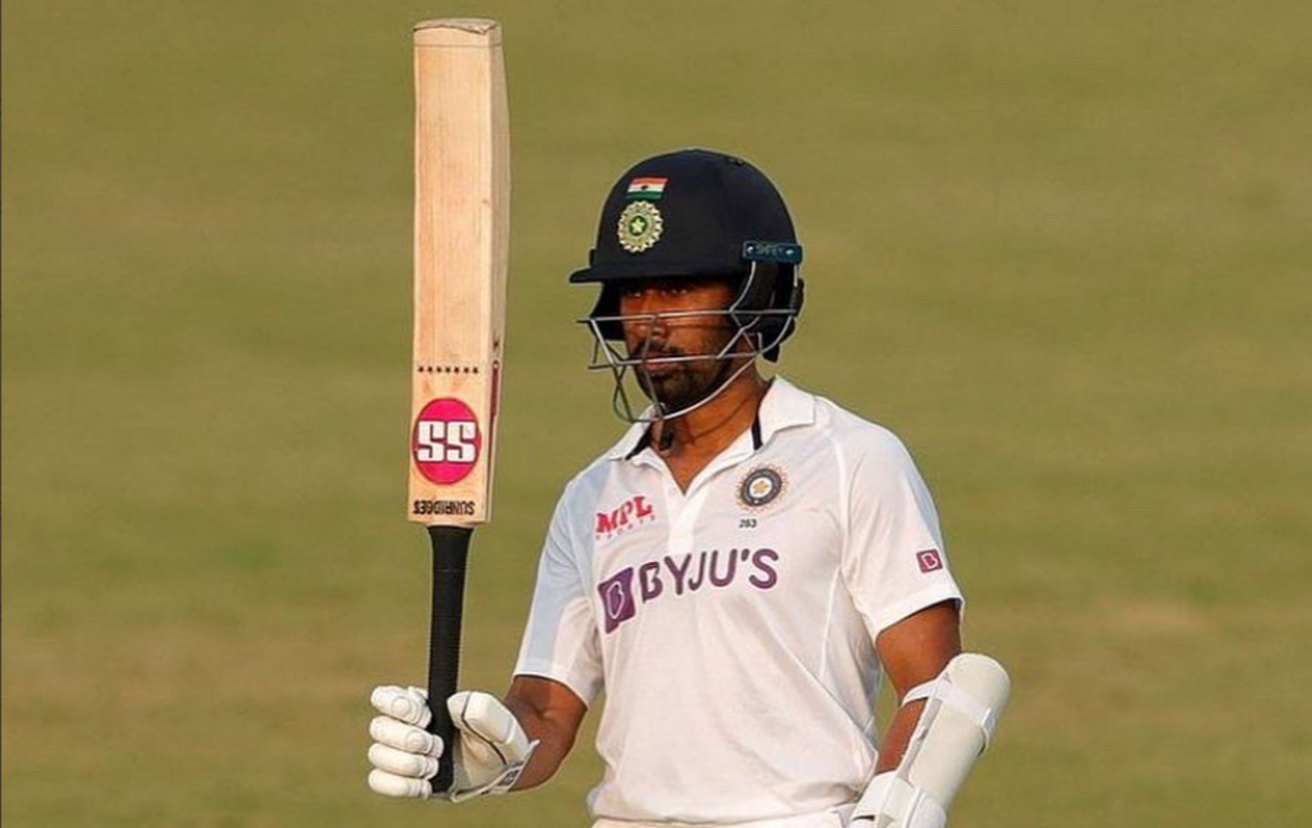 Wriddhiman Saha celebrates reaching his half-century in the 1st Test vs New Zealand.