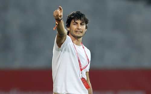 FC Goa coach Juan Ferrando during an ISL game.