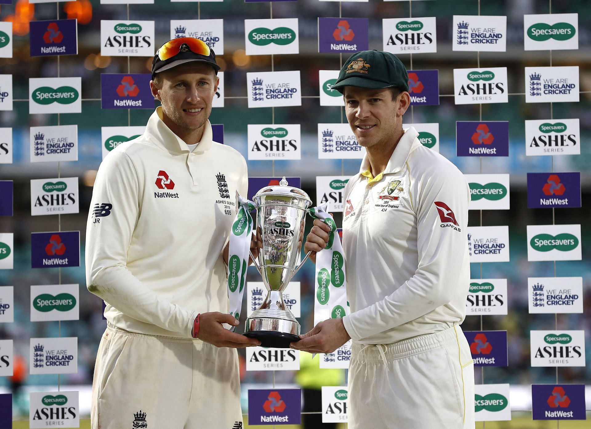 Joe Root and Tim Paine. (Credits: Getty)