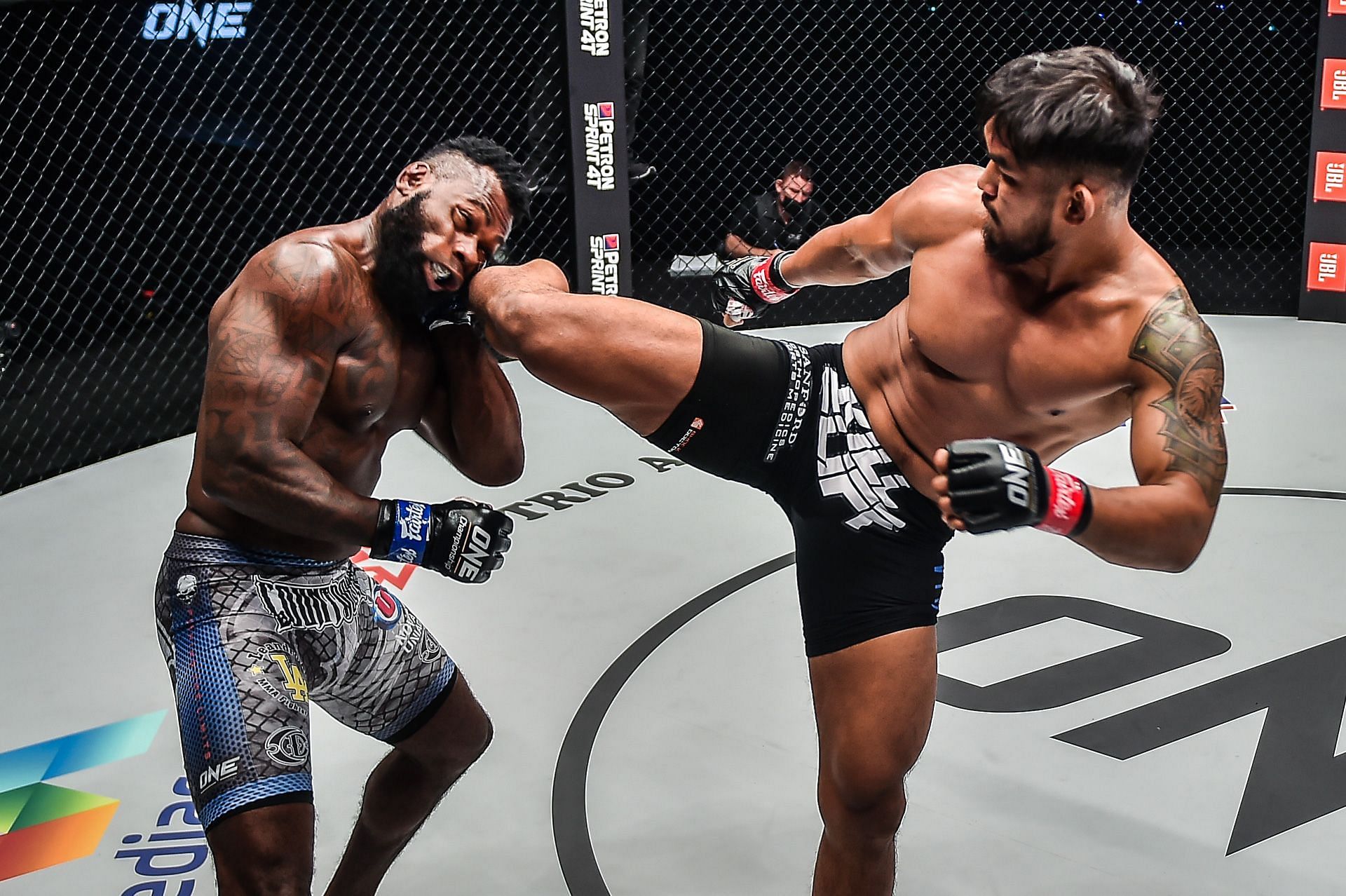 Aung La Nsang makes a statement first round KO vs. Leandro Ataides | Photo: ONE Championship