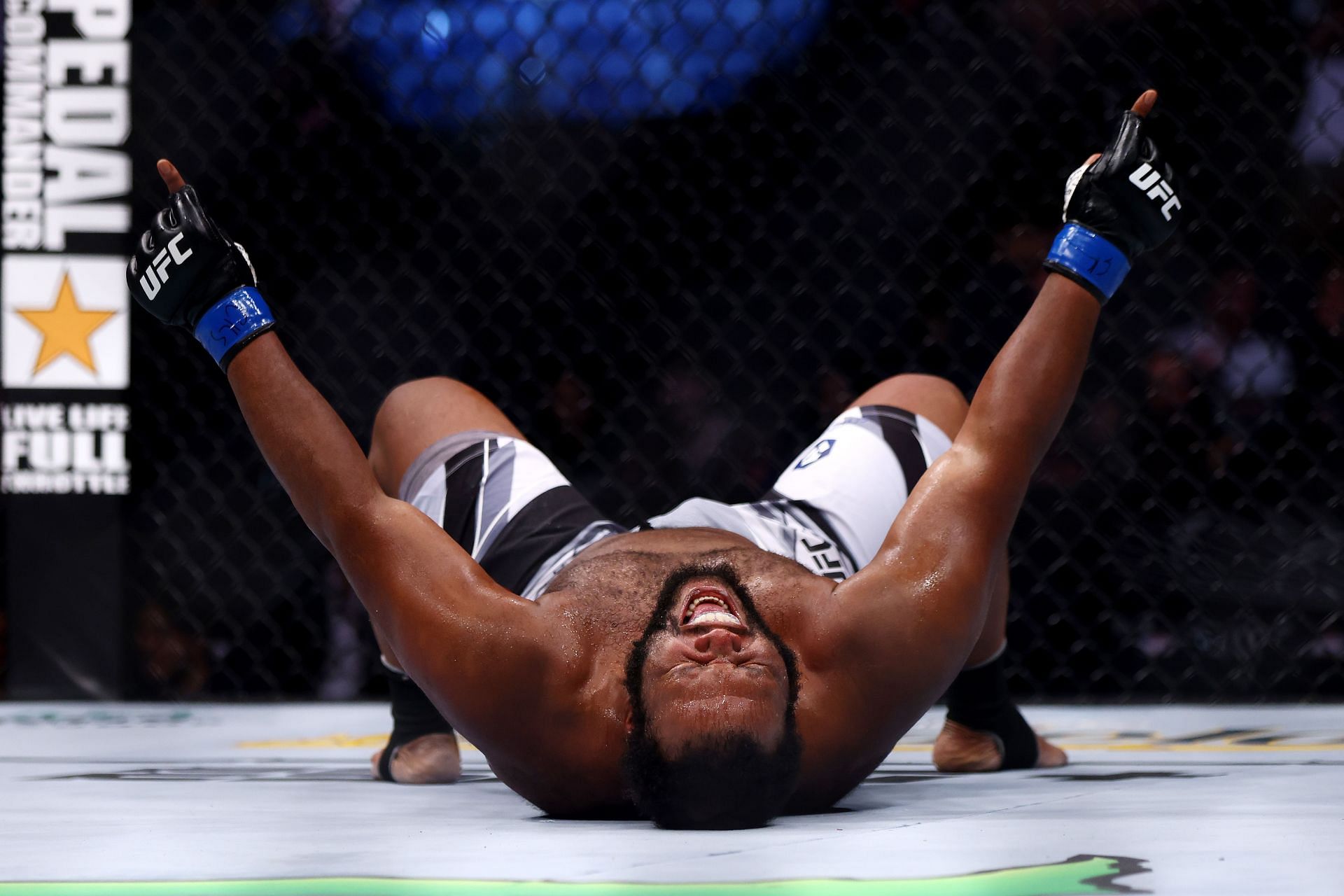 Chris Barnett pulled off a genuinely stunning wheel kick to knock out Gian Villante