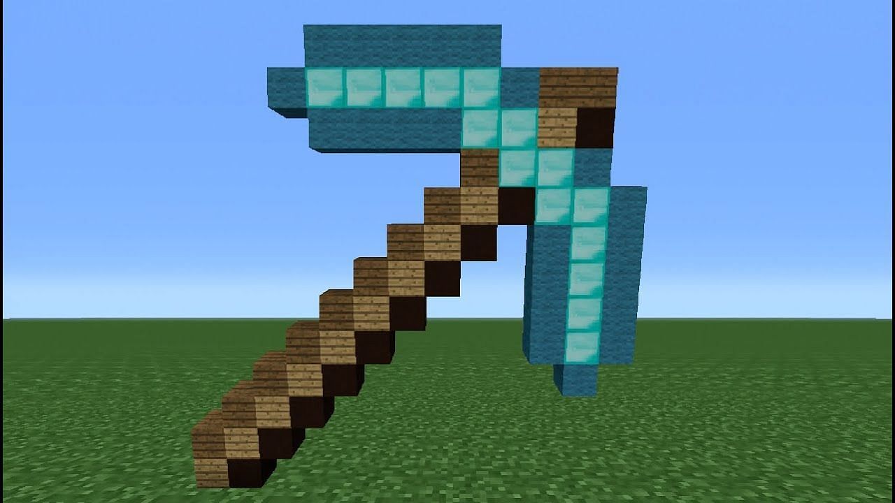 A Diamond pickaxe statue (Image via TSMC - Minecraft on YouTube)