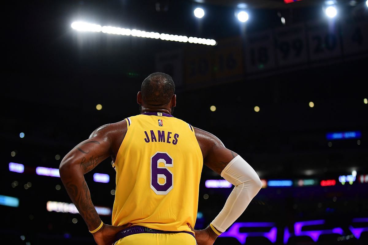 Los Angeles Lakers star LeBron James remains sidelined with an abdominal injury