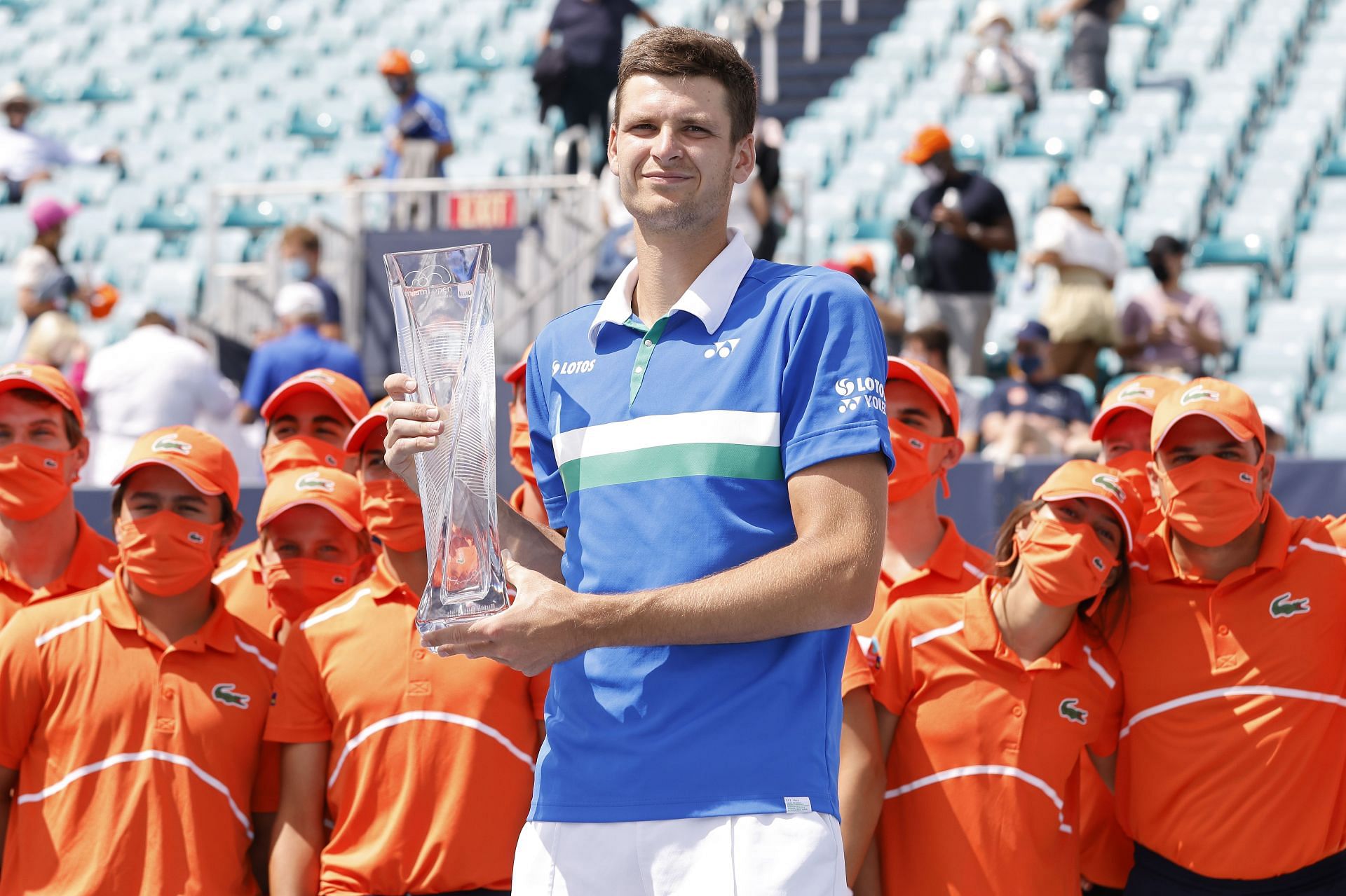 Hubert Hurkacz with the 2021 Miami Masters title