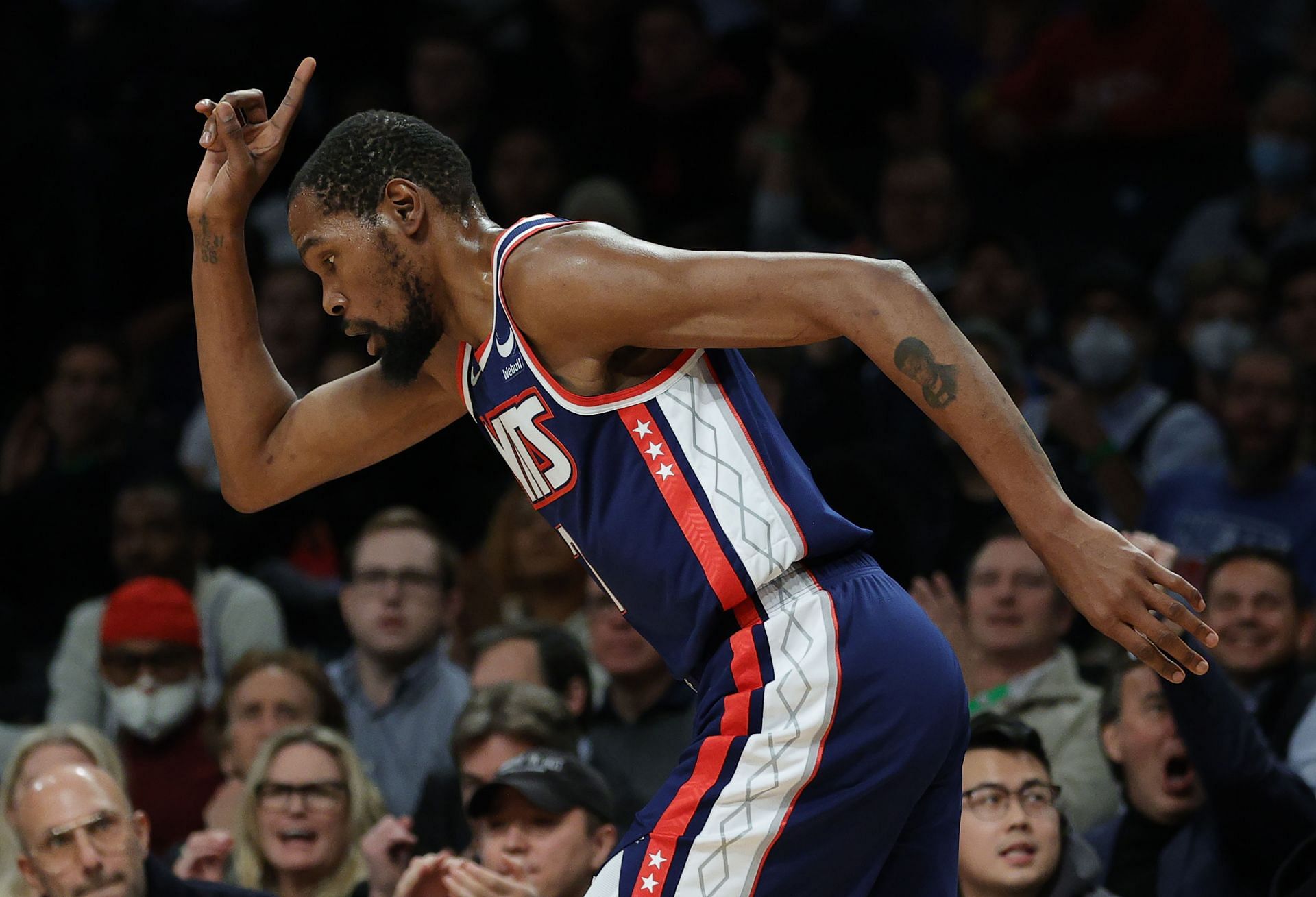 Kevin Durant celebrating a made field goal