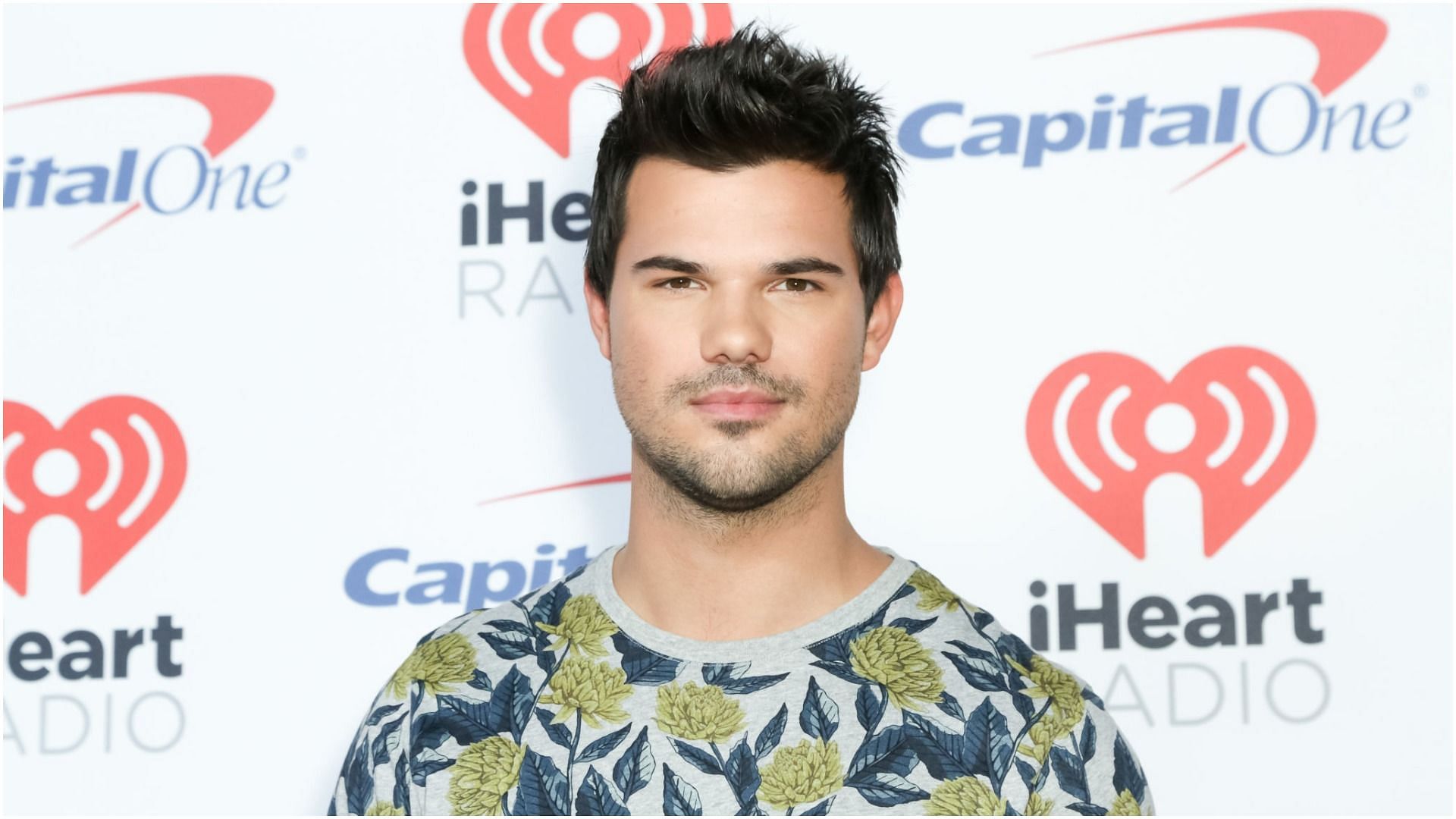 Taylor Lautner at the second Night of the 2017 iHeartRadio Music Festival at T-Mobile Arena (Image via Getty)