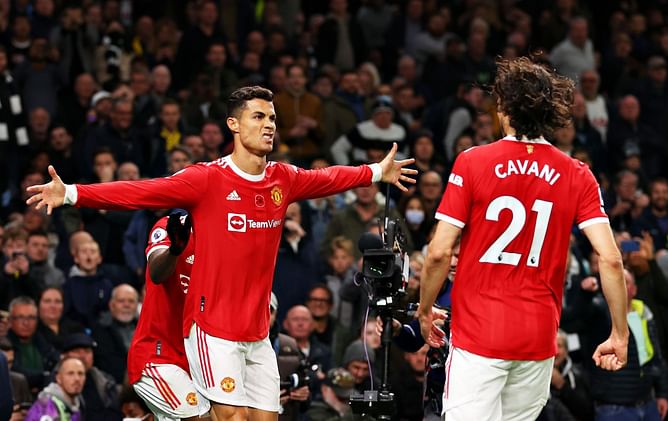 "It is easy" - Manchester United star opens up on playing behind Cristiano Ronaldo and Edinson Cavani