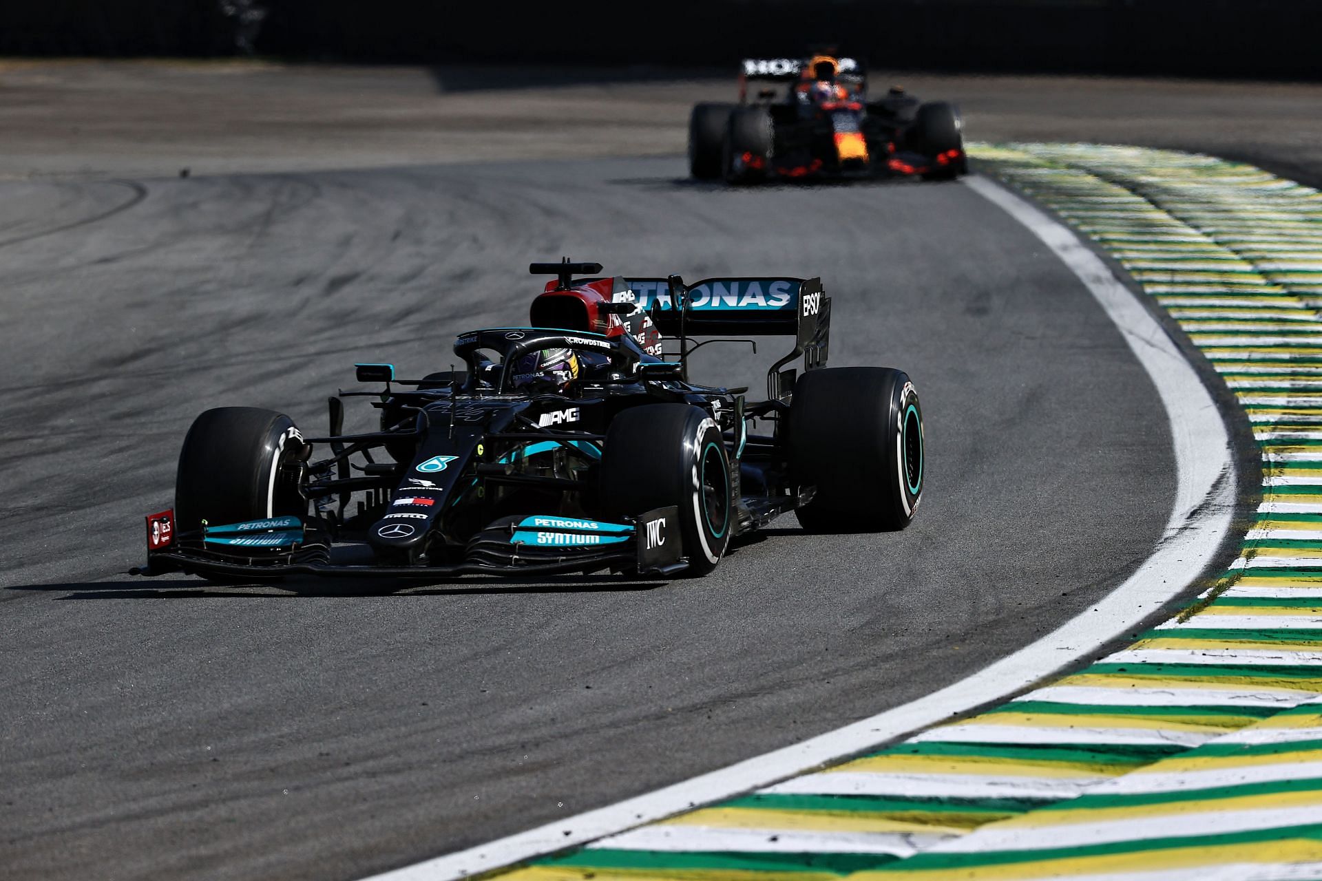 F1 Grand Prix of Brazil - Lewis Hamilton breezes past Max Verstappen