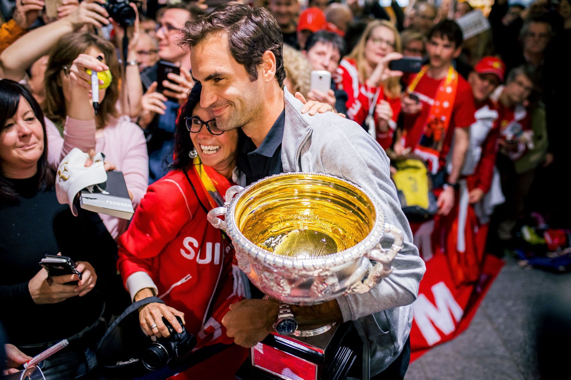 Roger Federer Arrives In Zurich with his 2018 Australian Open title