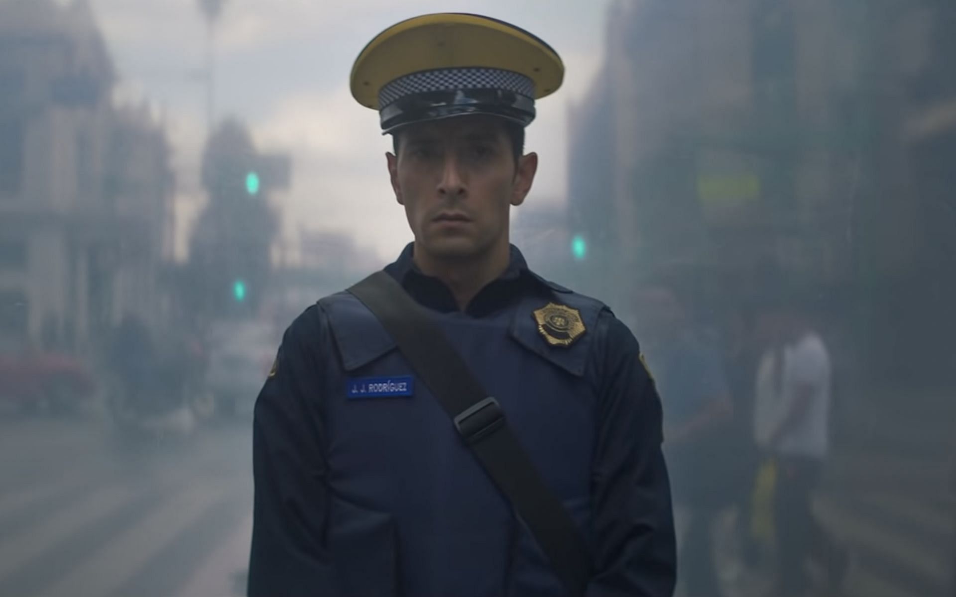 Still from Netflix&#039;s trailer for A Cop Movie starring Ra&uacute;l Briones (Image via Netflix/YouTube)
