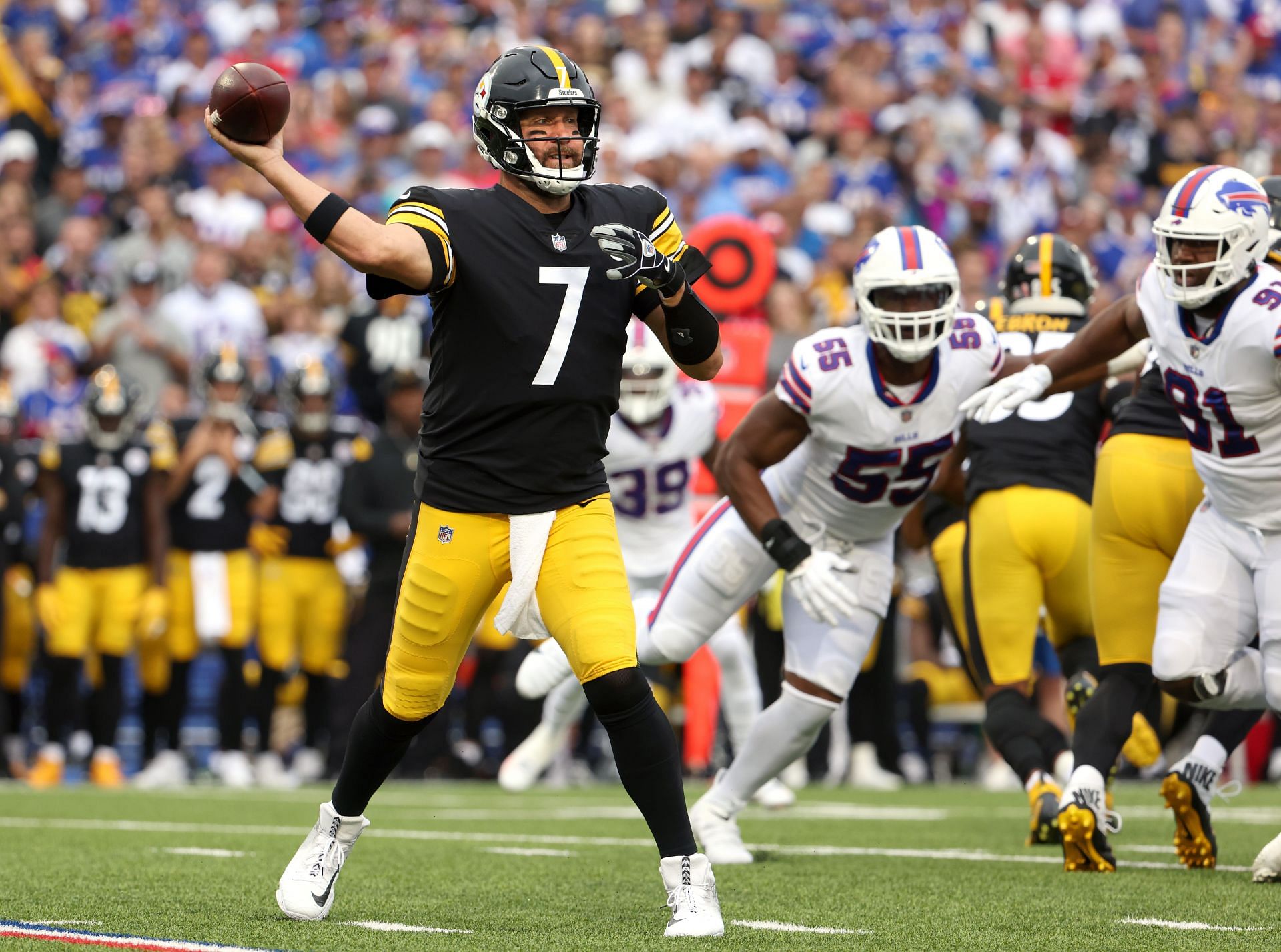 Roethlisberger during a September game against Buffalo (Photo: Getty)