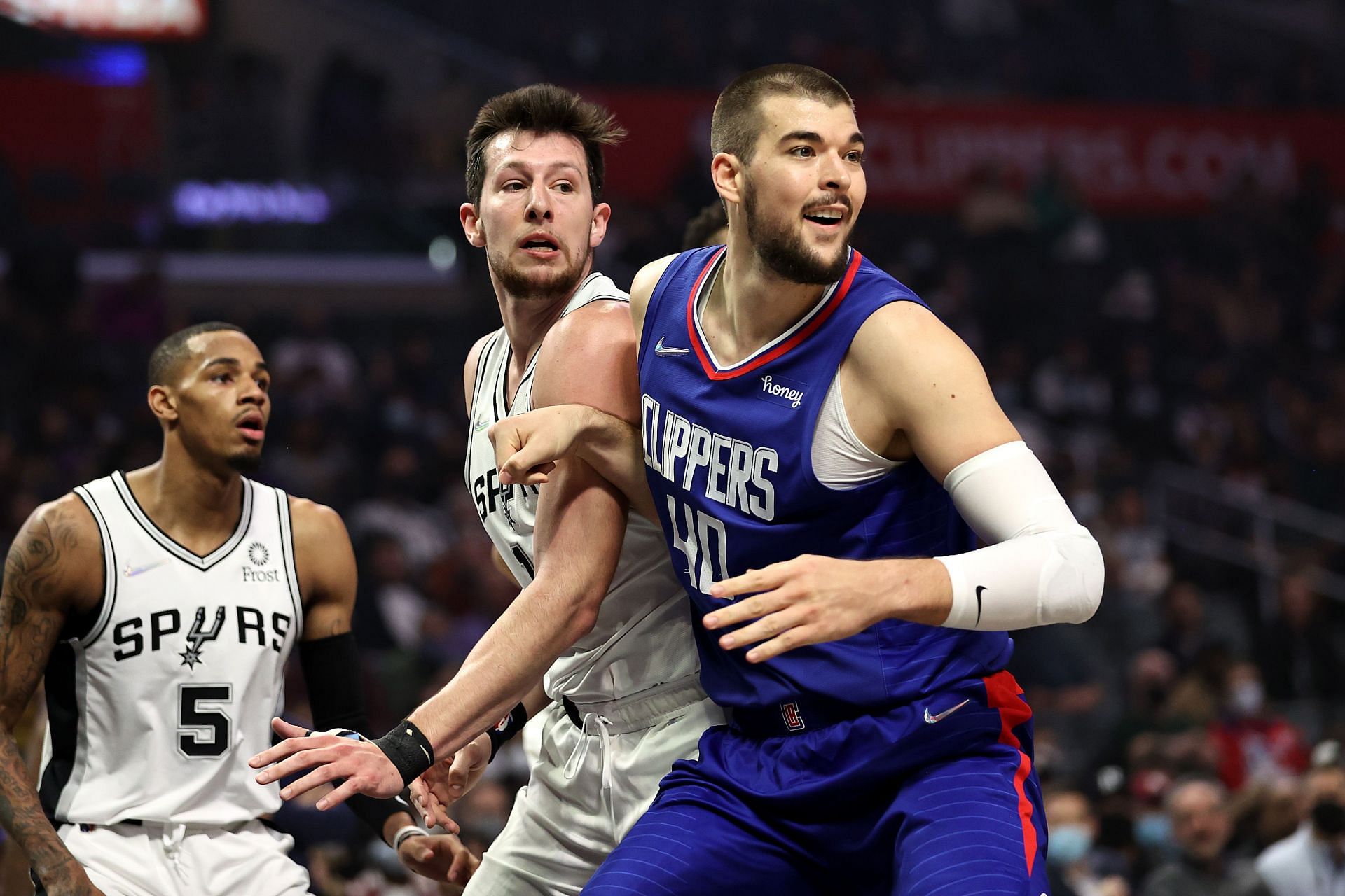 Los Angeles Clippers will look to get to their tenth win of the season against the Pelicans