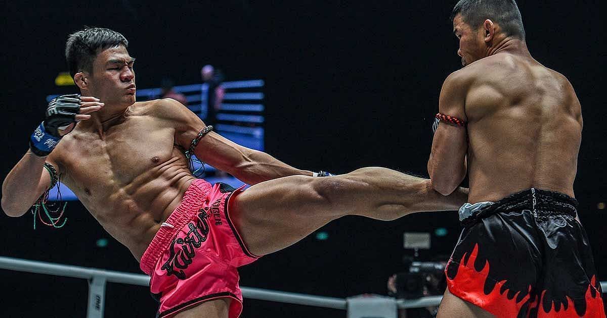 Saemapetch (left) faced ONE Muay Thai champion Nong-O in 2019. (Photo courtesy of ONE Championship)