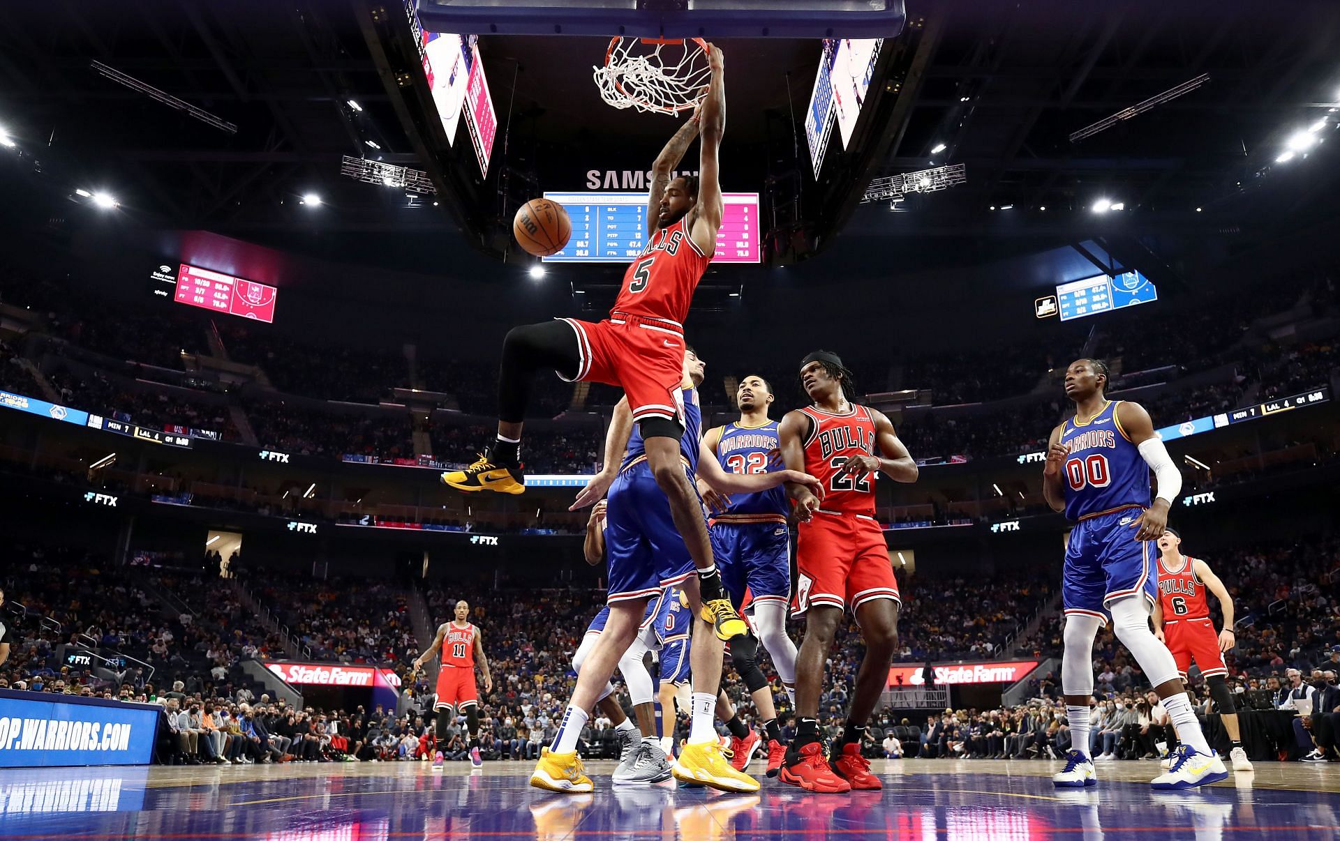 The Chicago Bulls in action against the Golden State Warriors