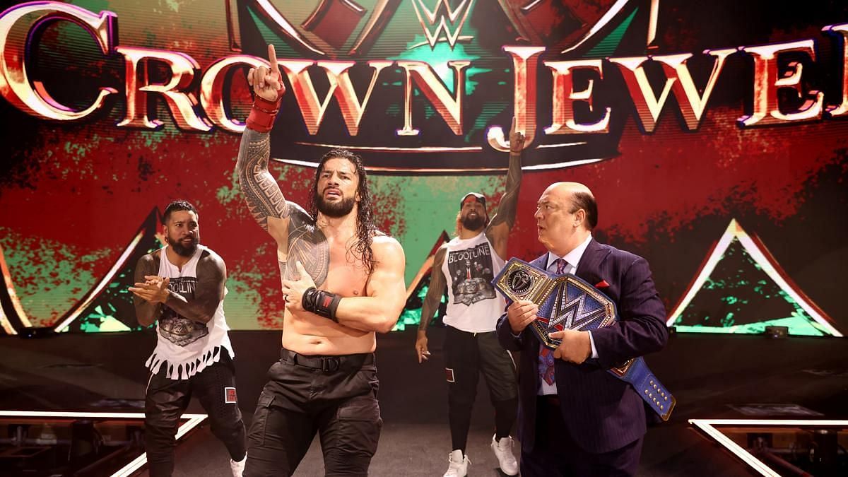Roman Reigns with his cousins The Uso&#039;s at WWE Crown Jewel in 2021