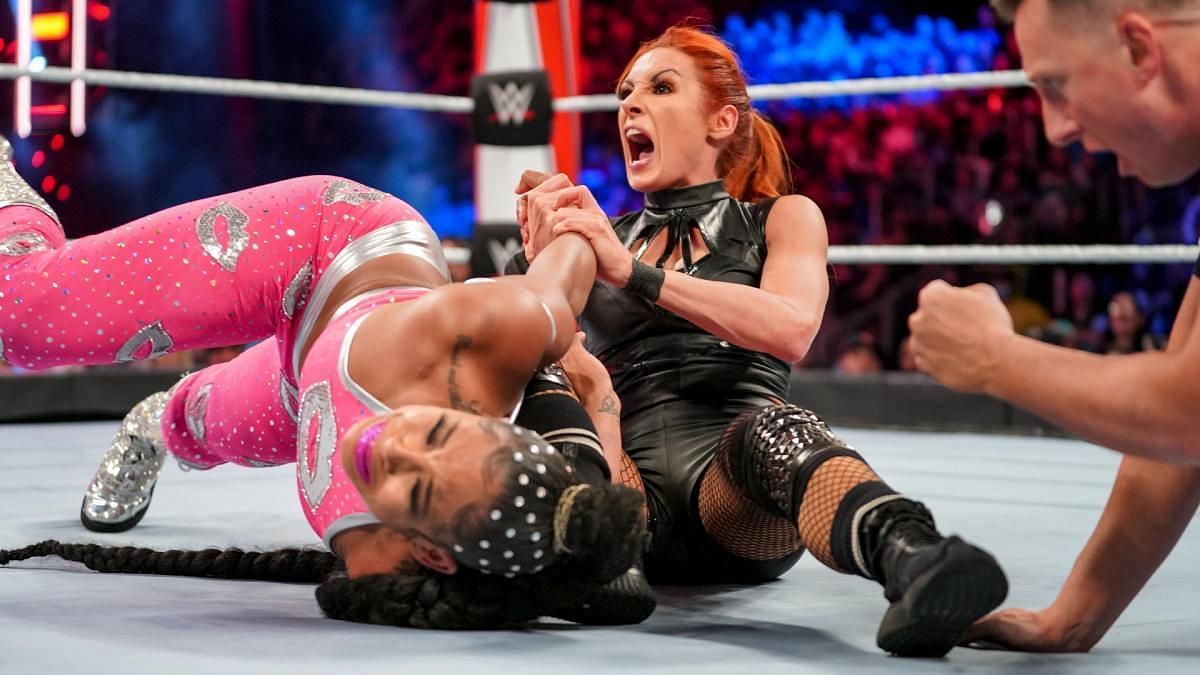 Got raw. Ла Найт WWE. Becky Lynch vs Bianca Belair.